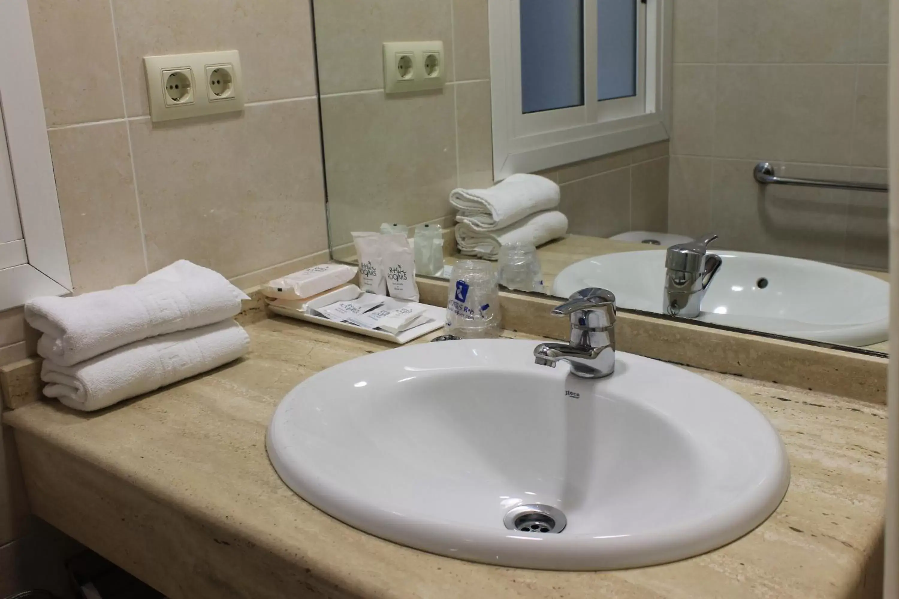Bathroom in Hotel RH Sol