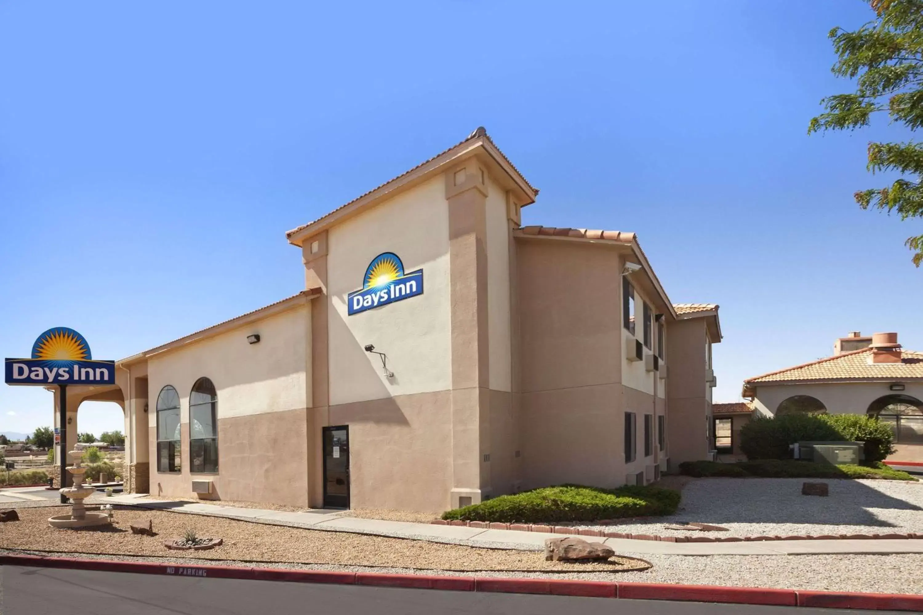 Property Building in Days Inn by Wyndham Los Lunas