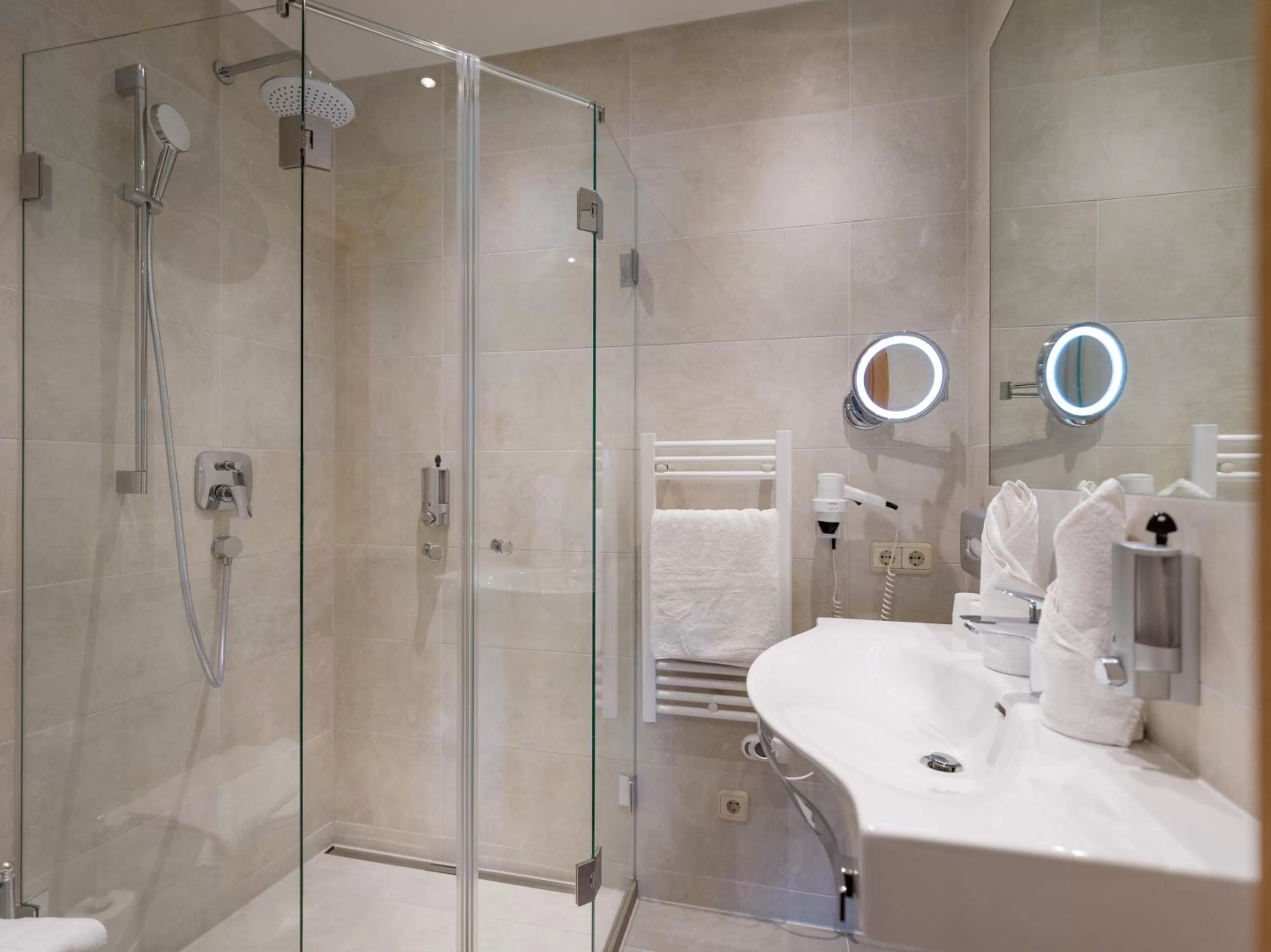 Bathroom in Alpen Glück Hotel Unterm Rain garni