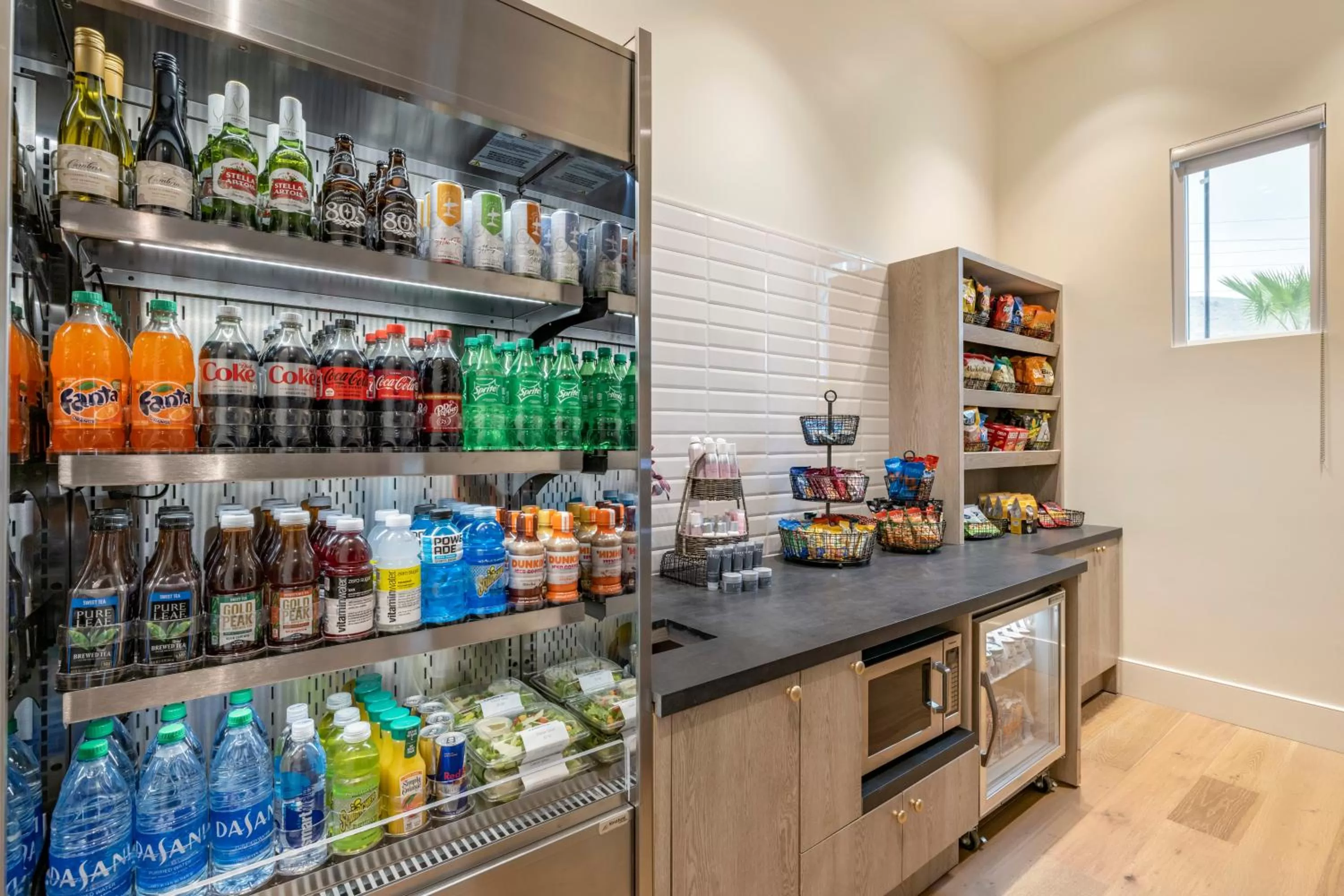 On-site shops in Cambria Hotel Calabasas - Malibu