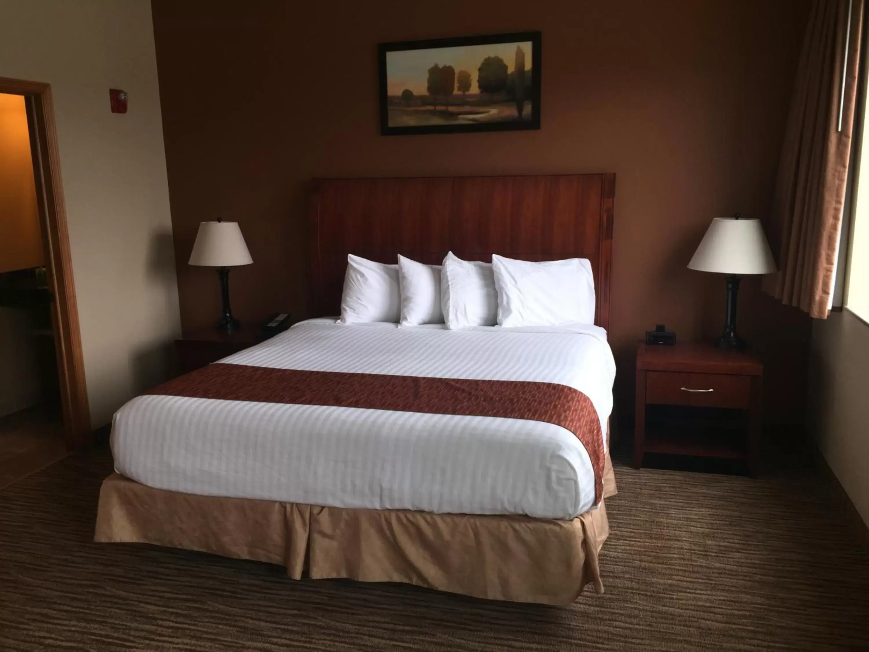 Bed in Cobblestone Inn & Suites - Newton