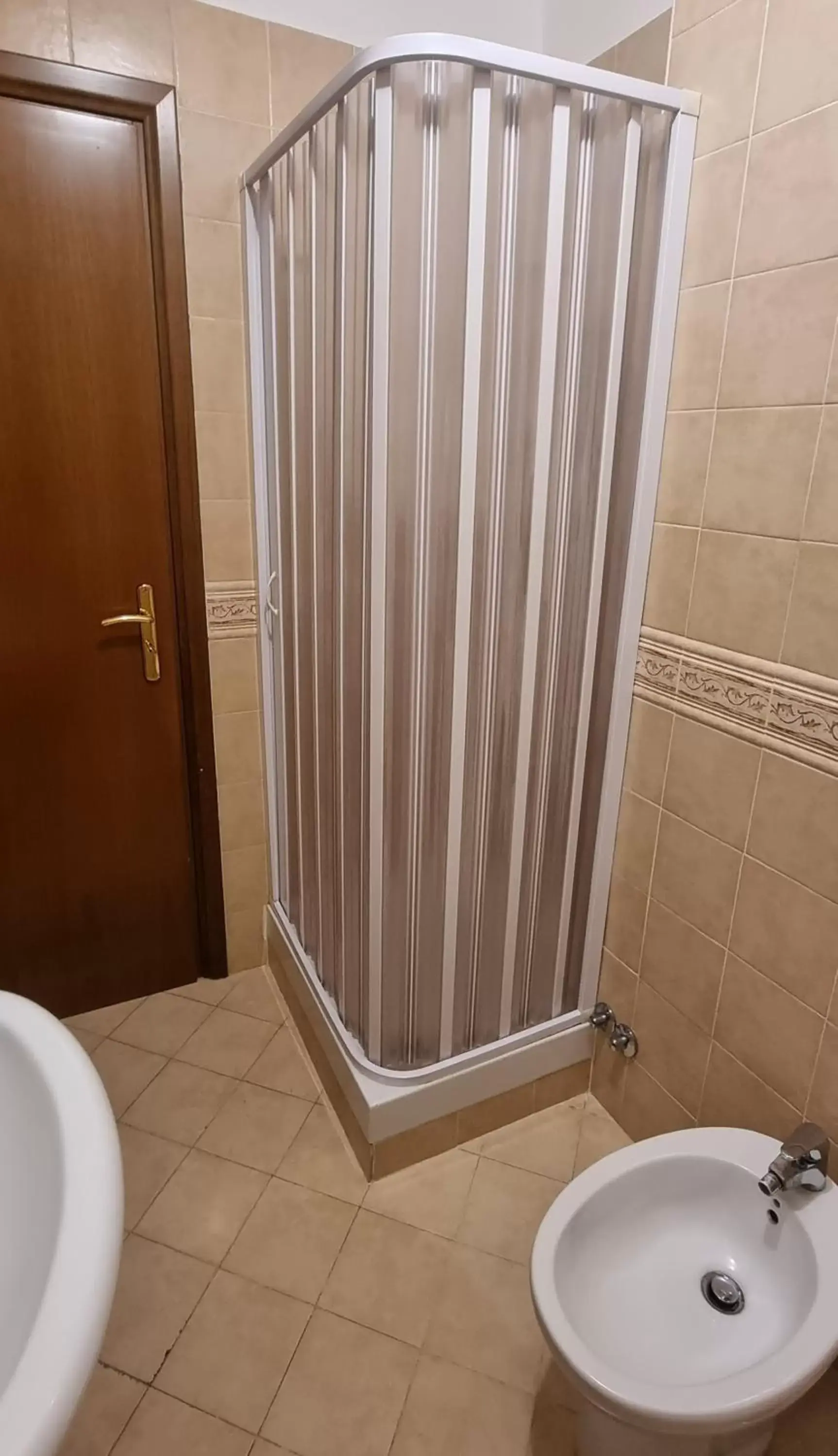 Shower, Bathroom in B&b Binario38