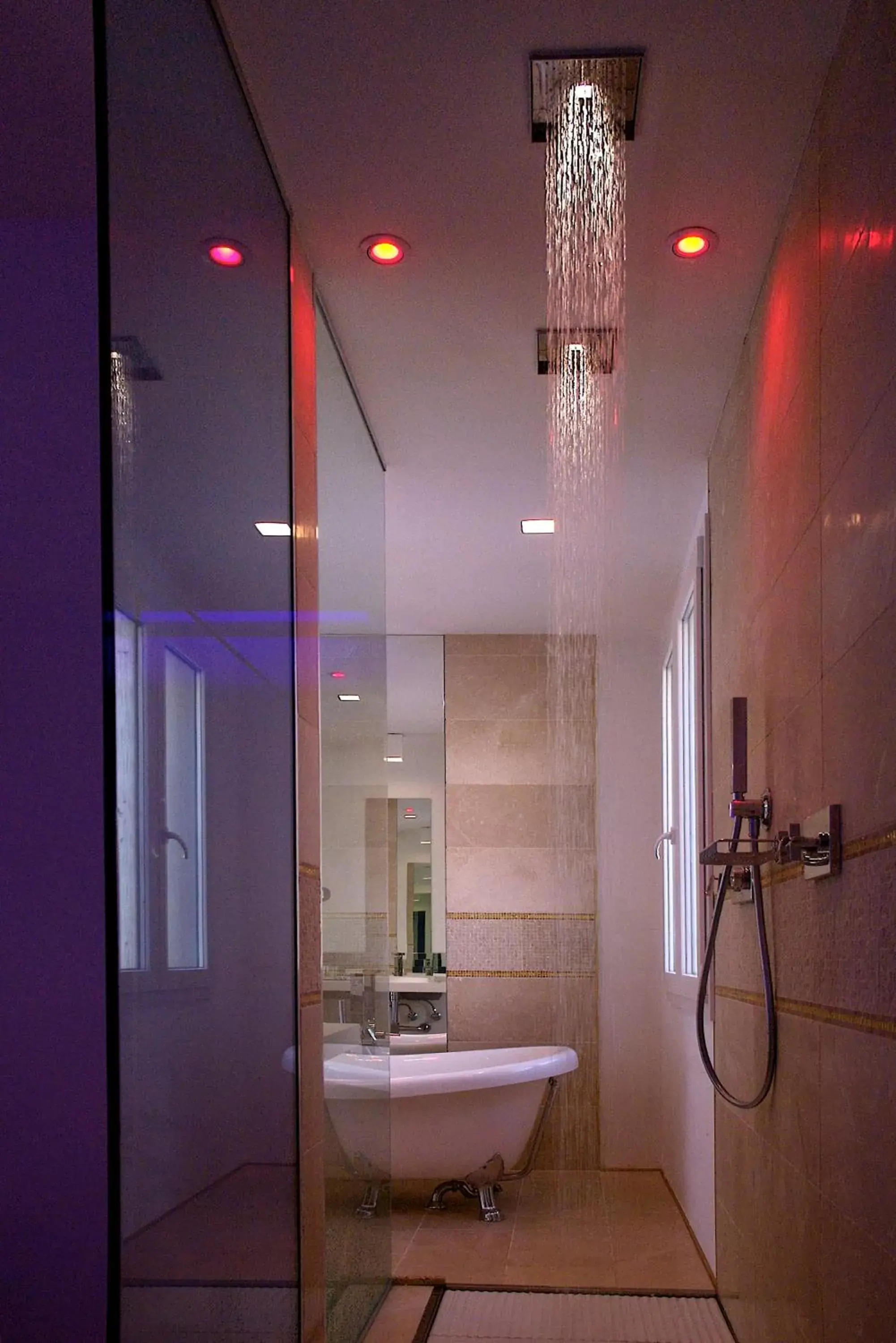 Bathroom in Hotel Metropolitan