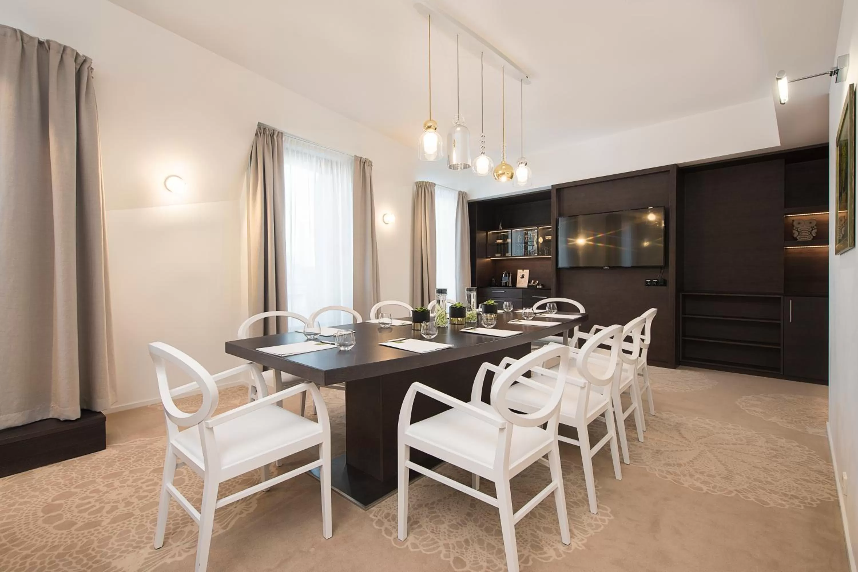 Dining area in Lydia Hotel