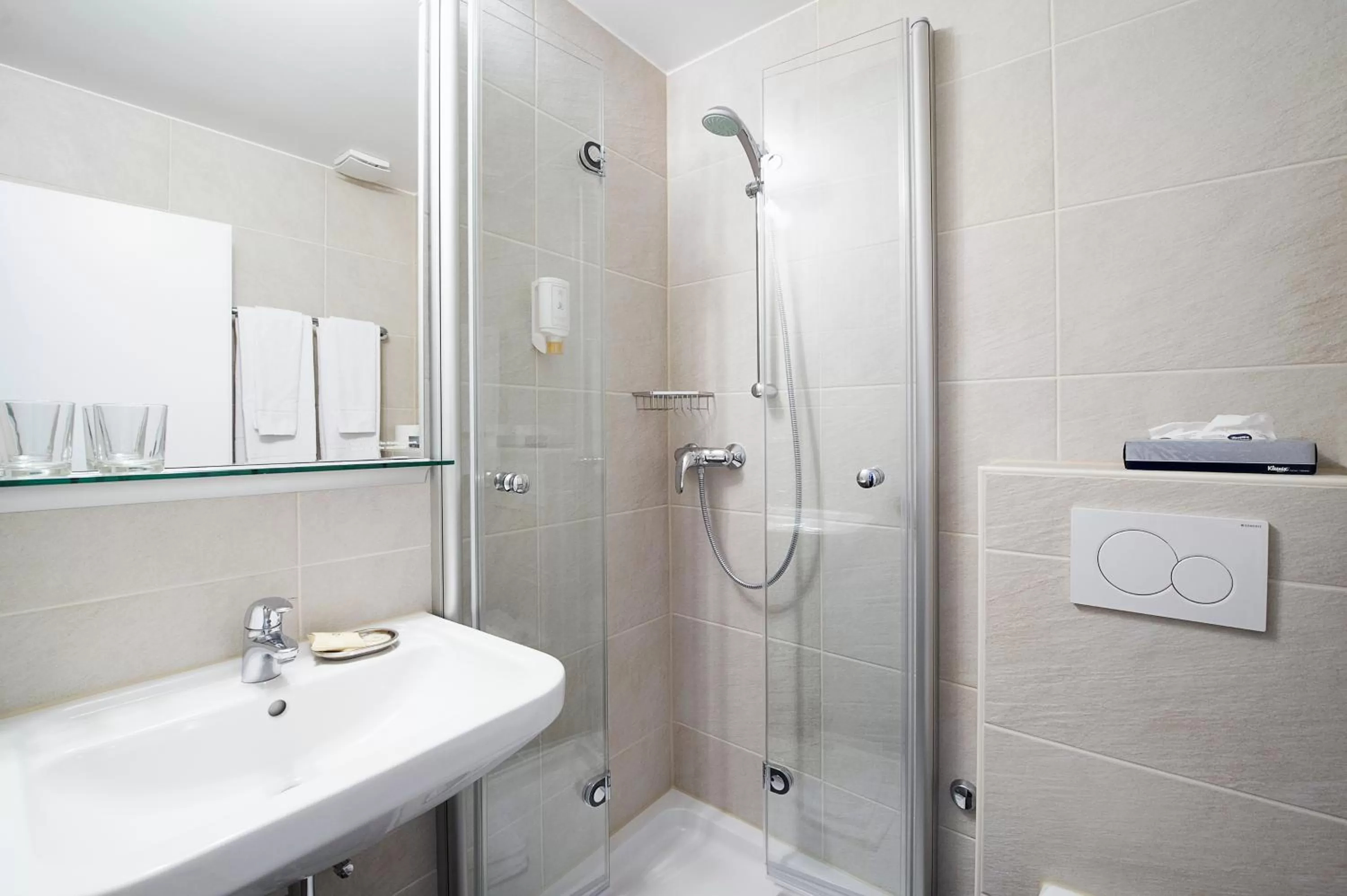 Bathroom in Hotel Neufeld