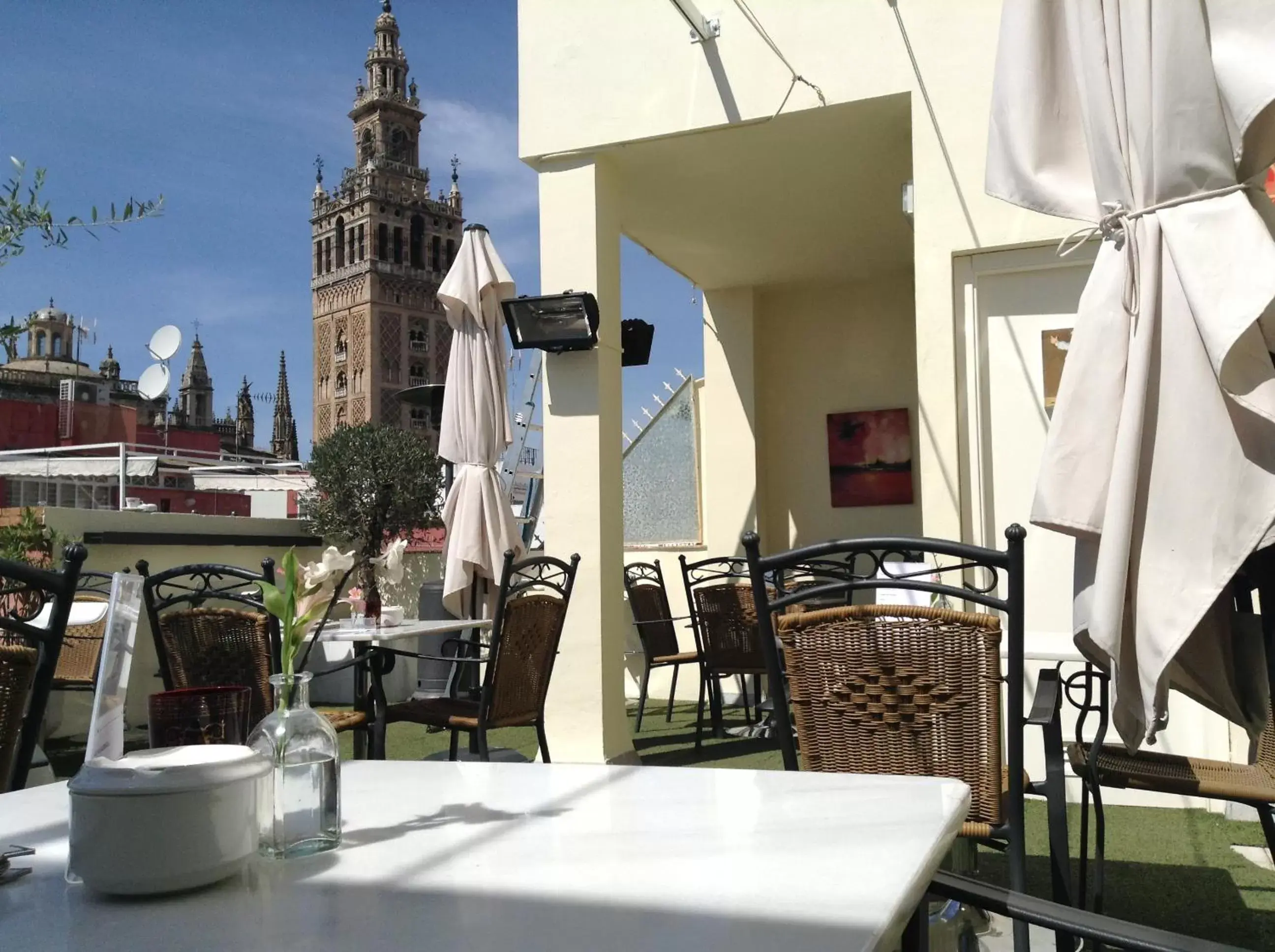 Balcony/Terrace, Restaurant/Places to Eat in Hotel Palacio Alcázar