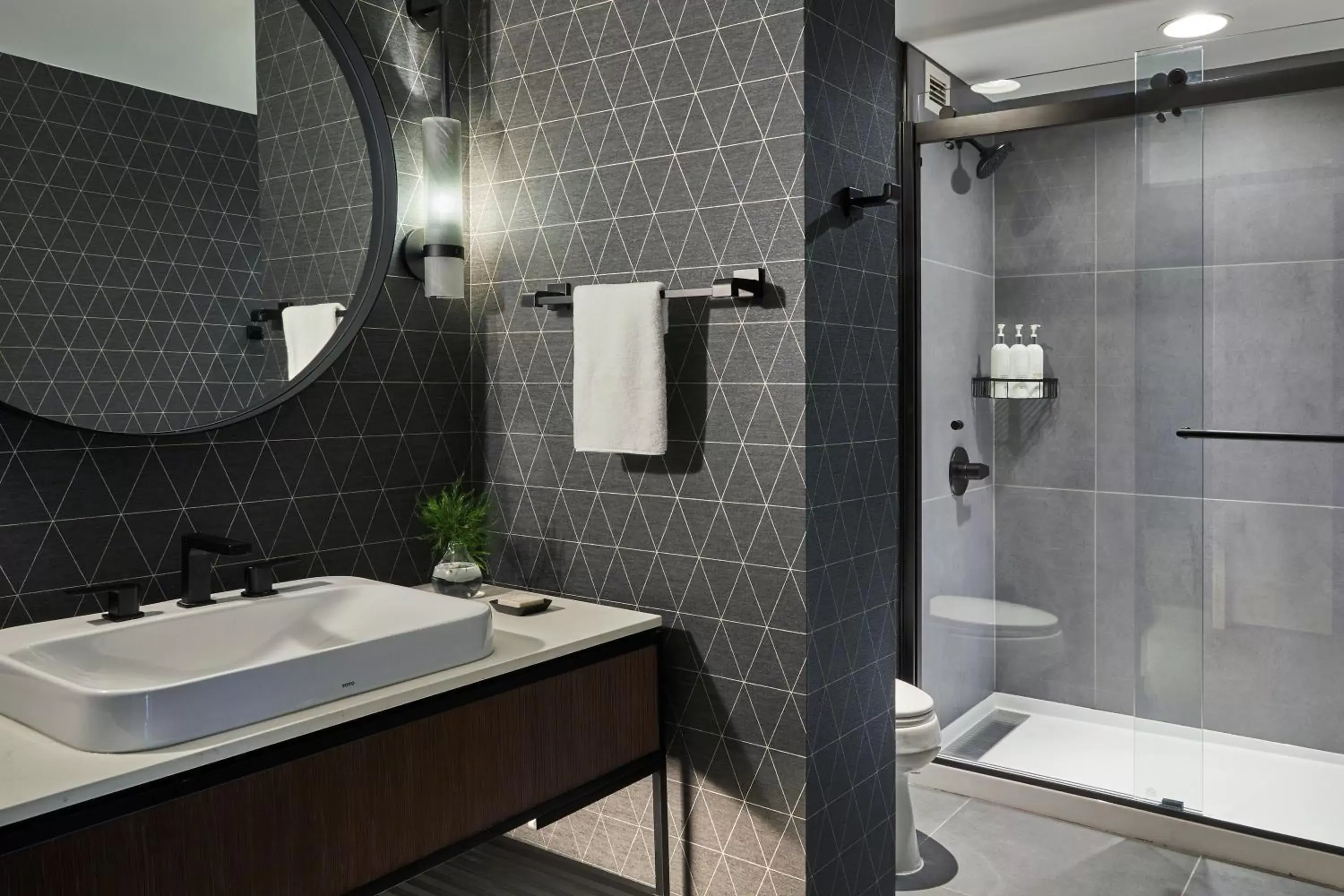Photo of the whole room, Bathroom in Kimpton Marlowe, an IHG Hotel