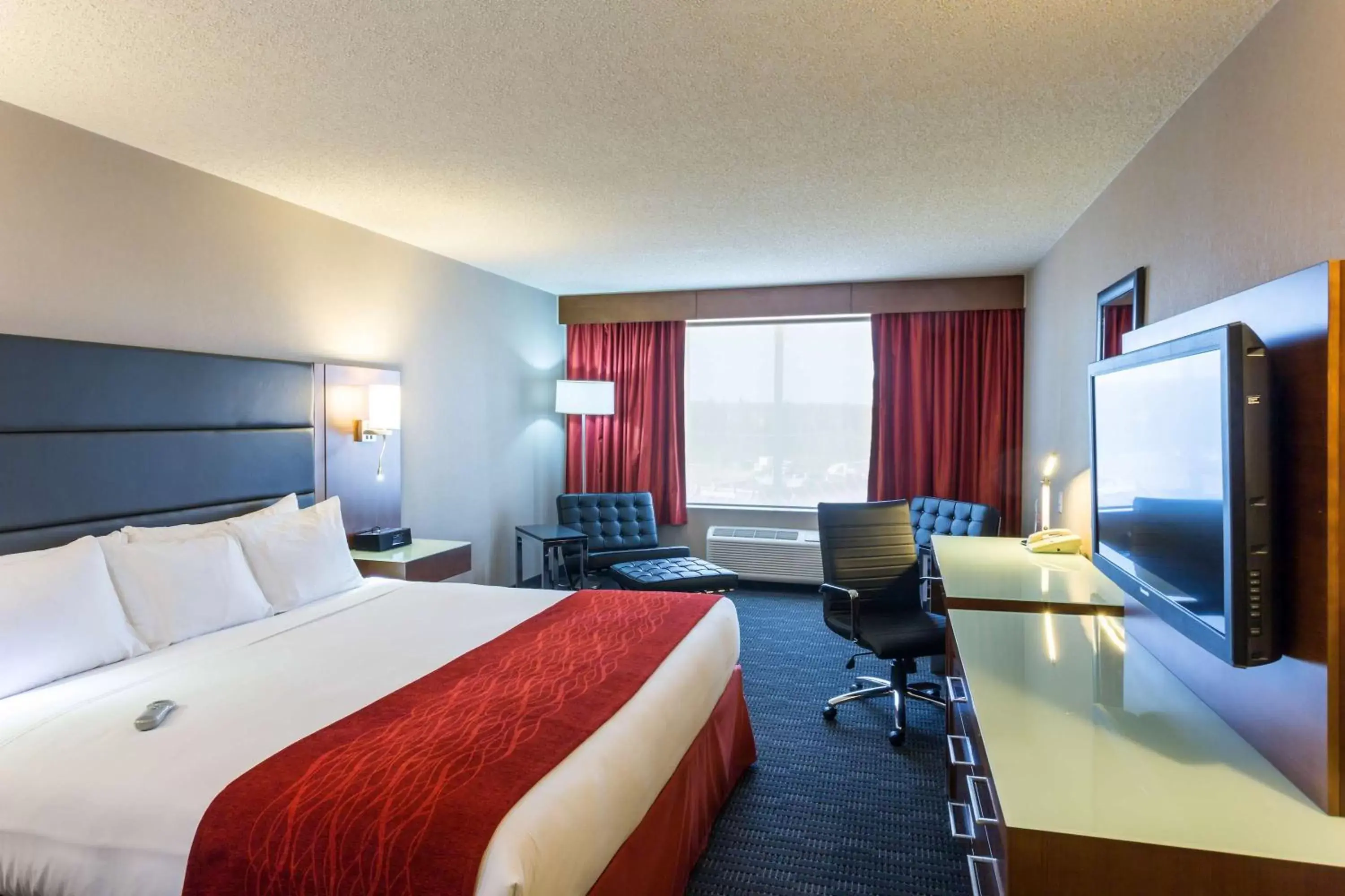 Photo of the whole room in Radisson Hotel & Suites Fort McMurray