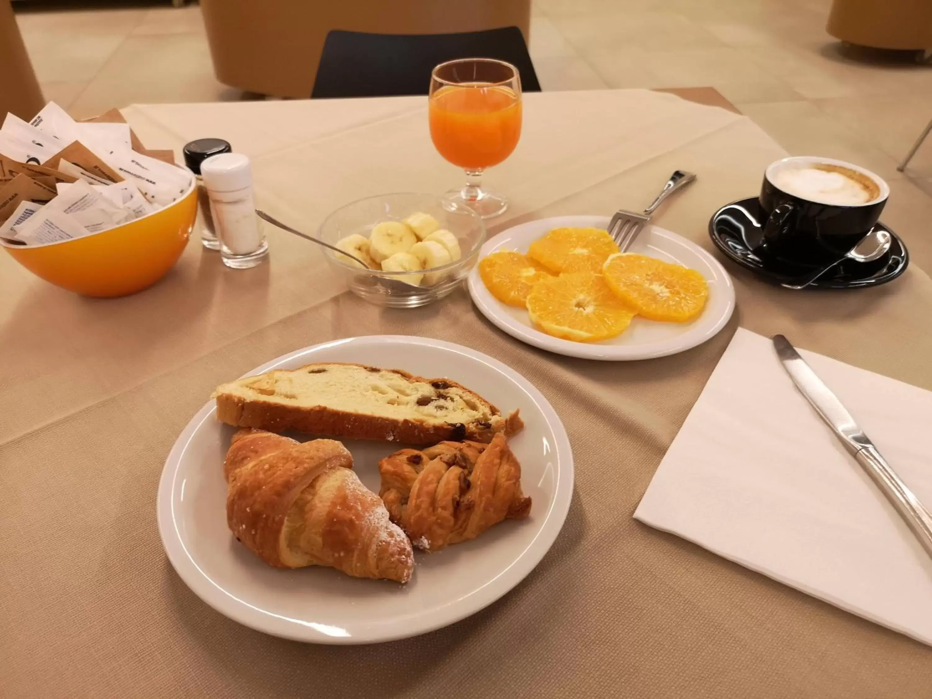 Breakfast in Key Hotel