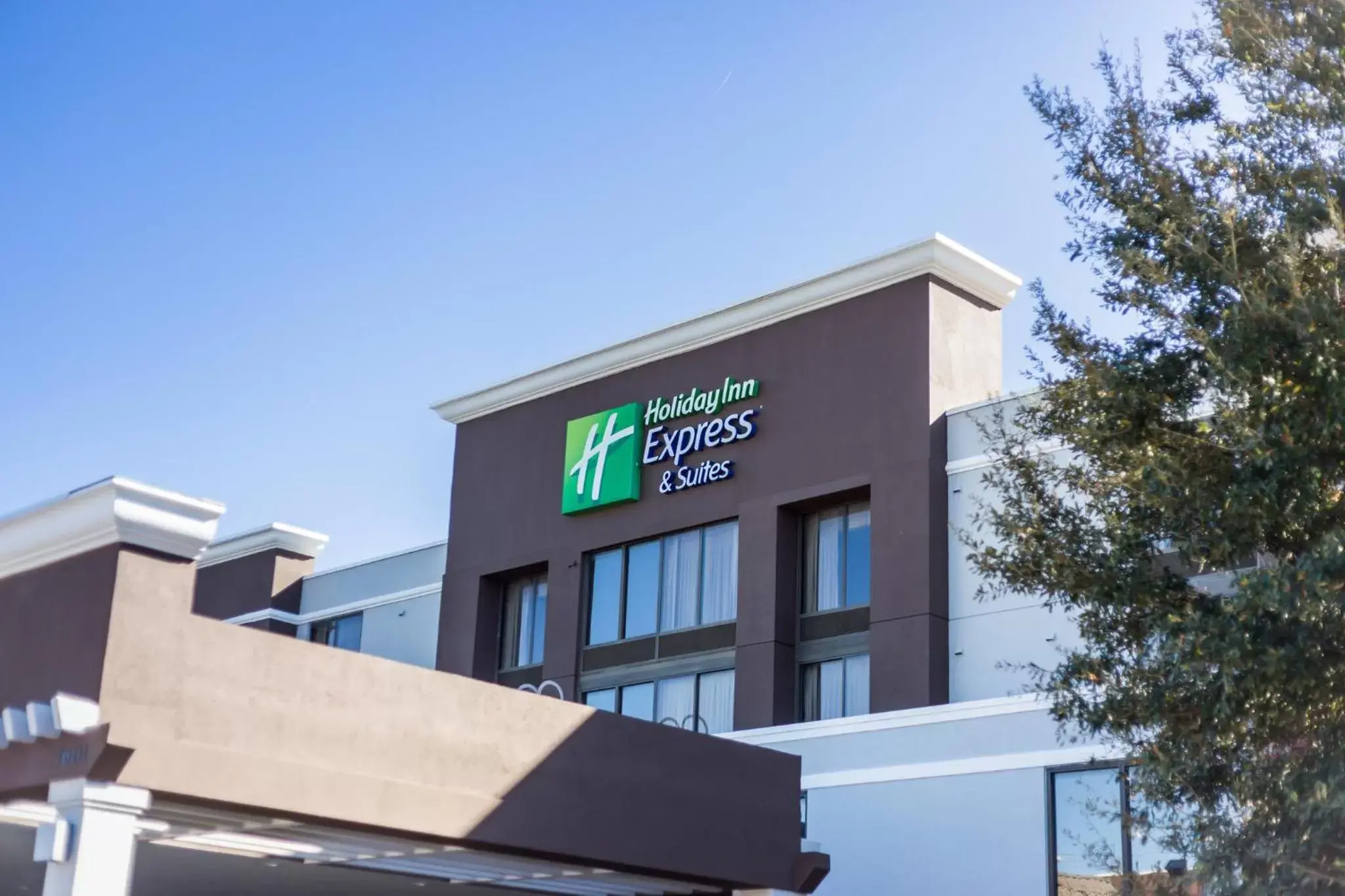 Property Building in Holiday Inn Express Hotel & Suites Austin Airport, an IHG Hotel
