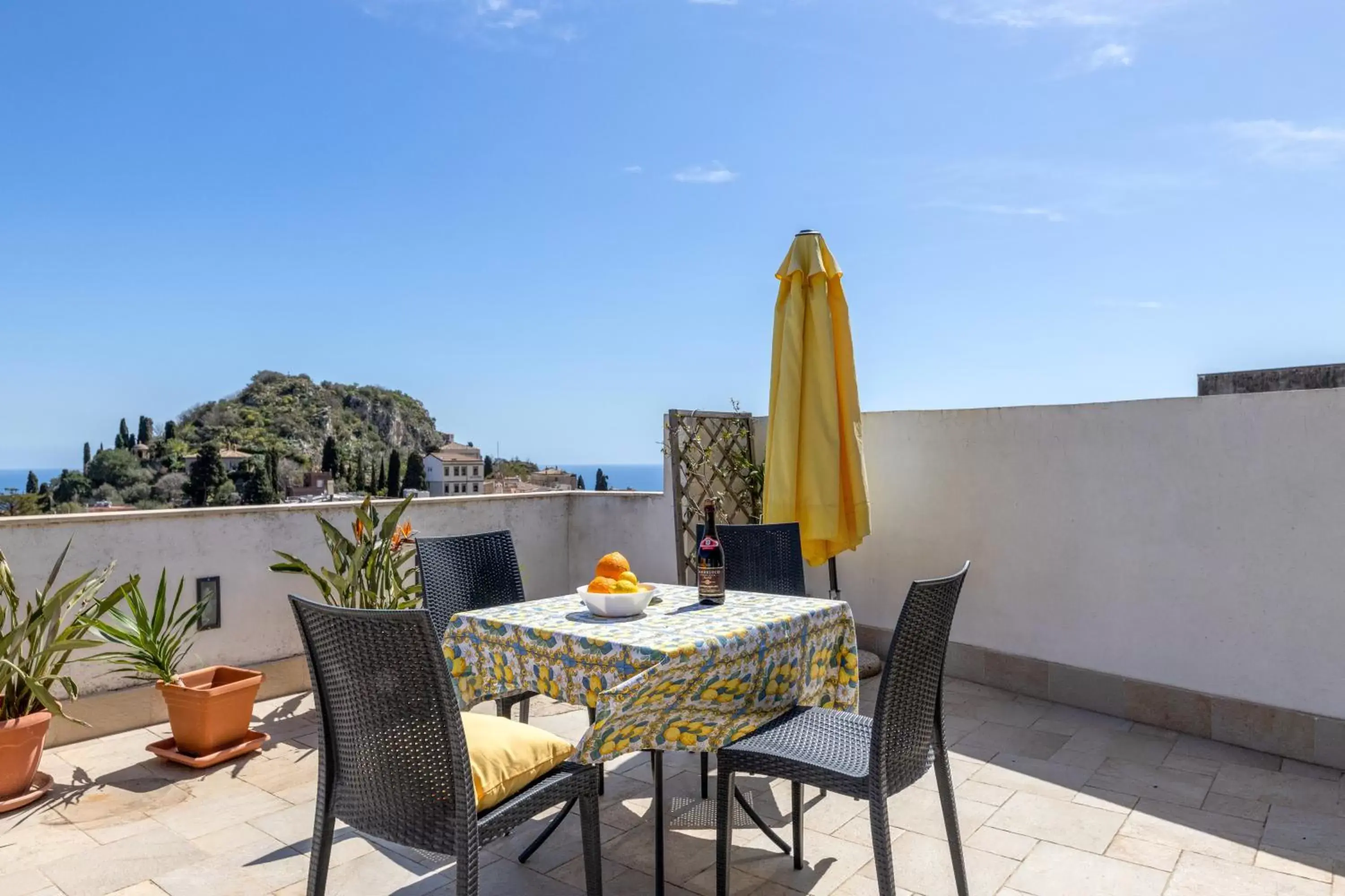 Balcony/Terrace in Tauromenion Guest House