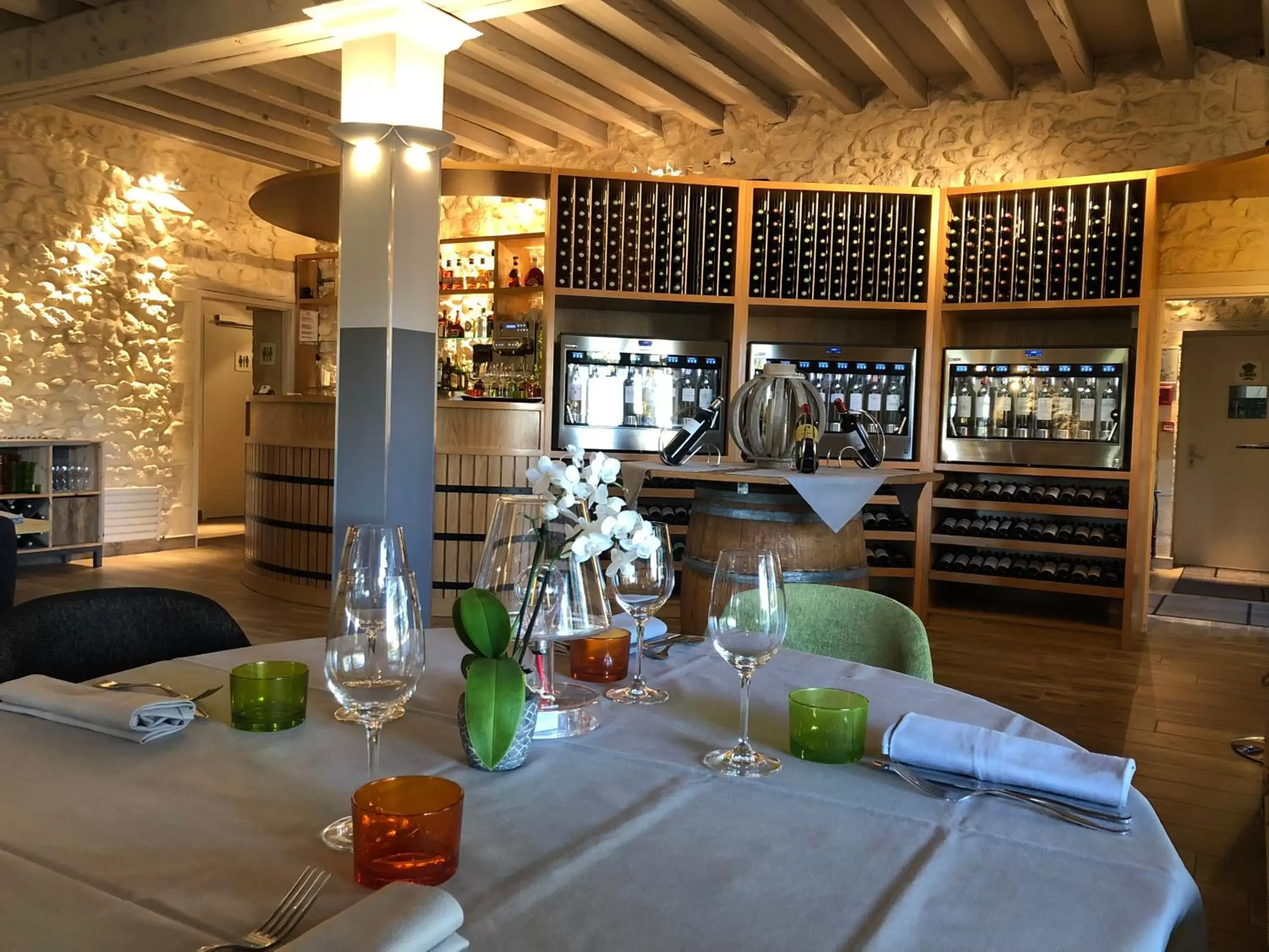 Restaurant/Places to Eat in Les Secrets Château Pey La Tour - Groupe LOGIS HOTELS