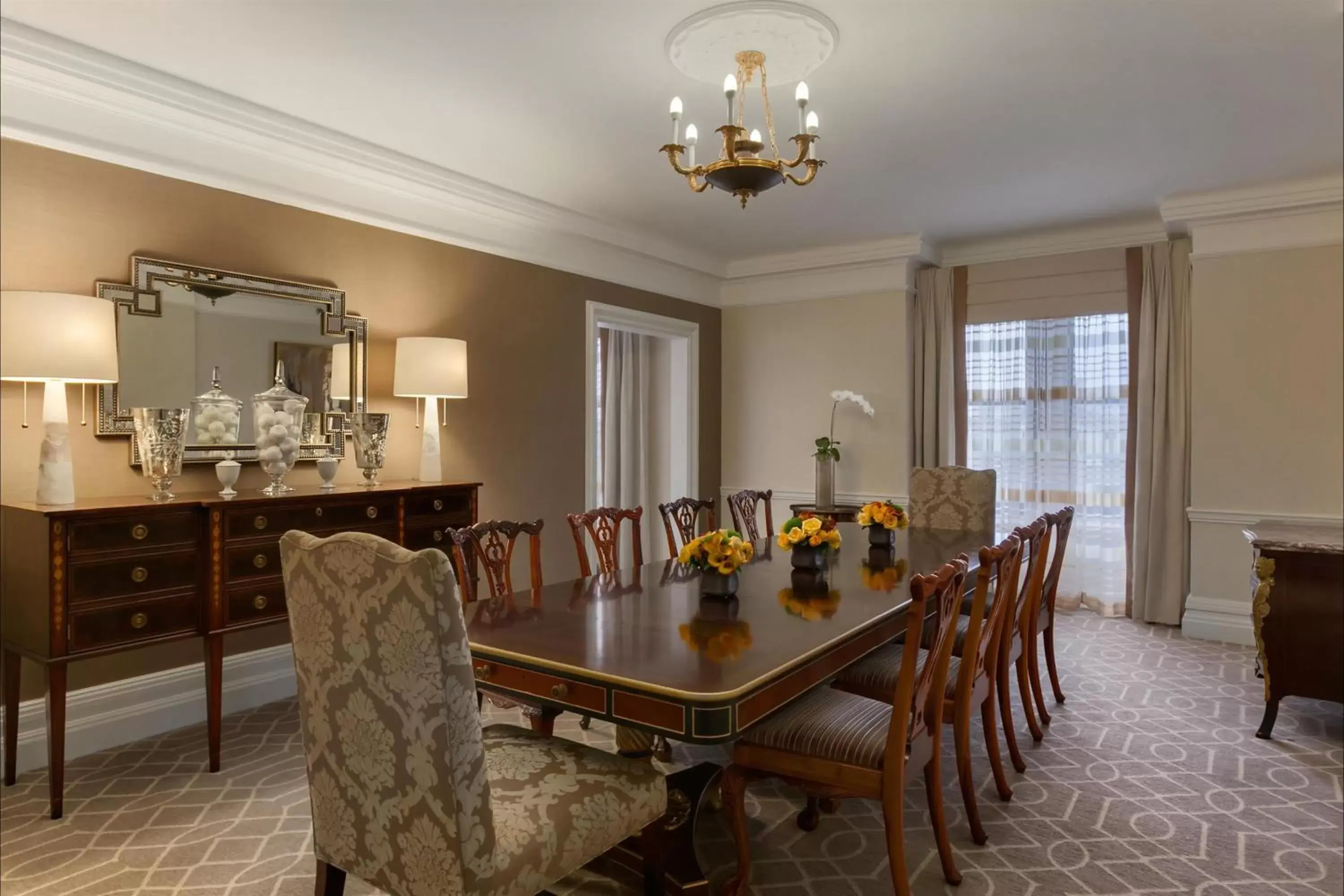 Dining area in Fairmont Copley Plaza