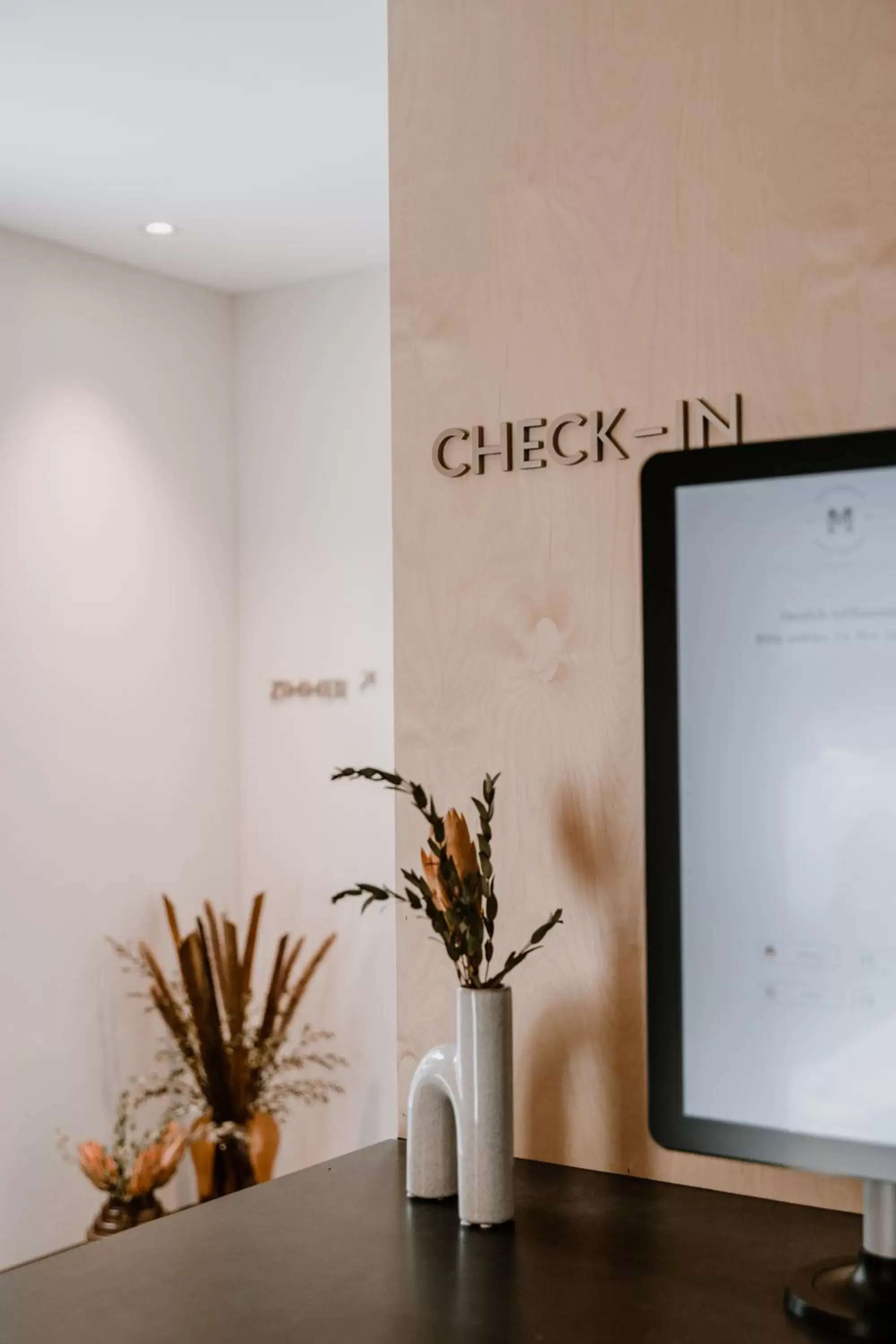 Lobby or reception, TV/Entertainment Center in Hotel Müllers Self-Check-In