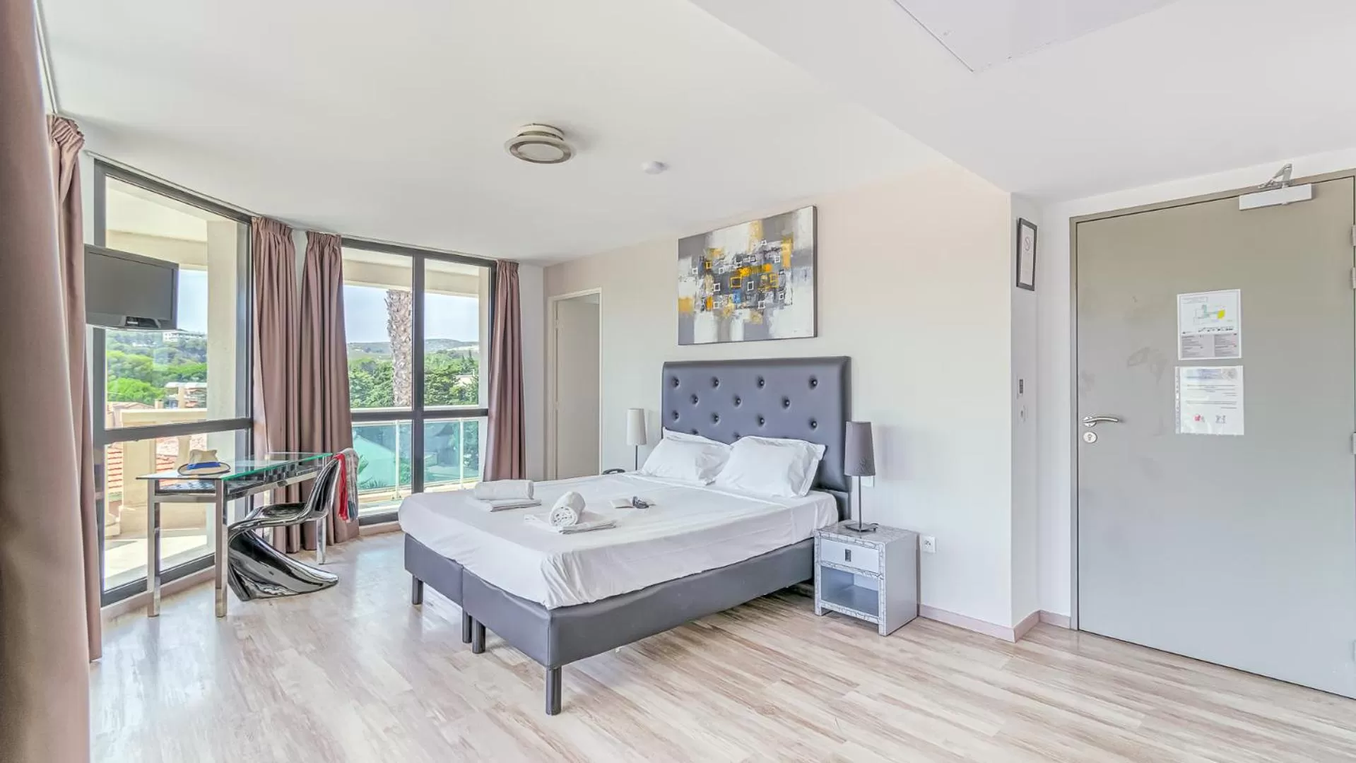 Photo of the whole room in Vacancéole - Résidence Adriana