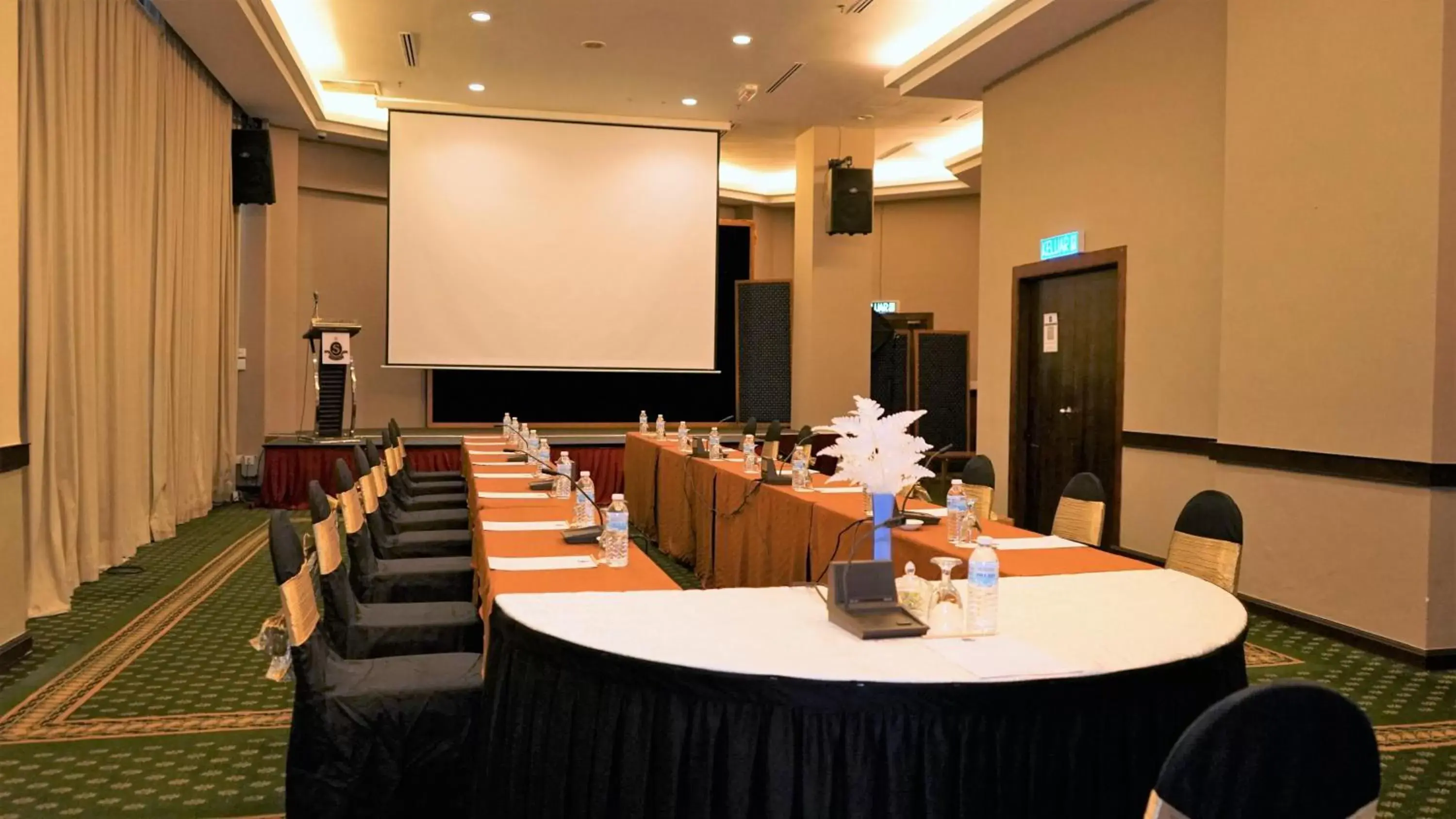 Meeting/conference room in Shahzan Hotel Kuantan, Trademark Collection by Wyndham