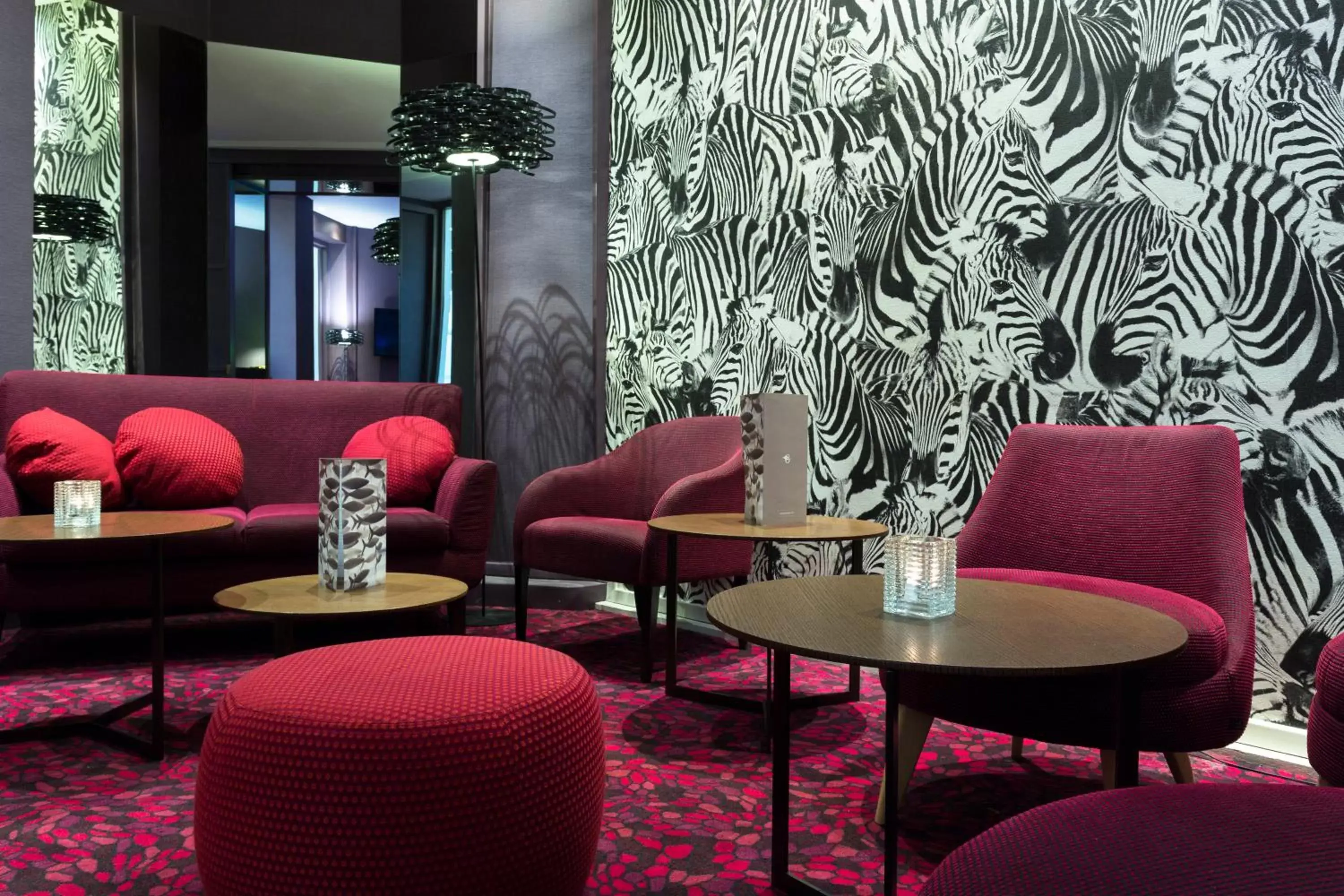 Lounge or bar, Seating Area in Oceania l'Hôtel de France Nantes