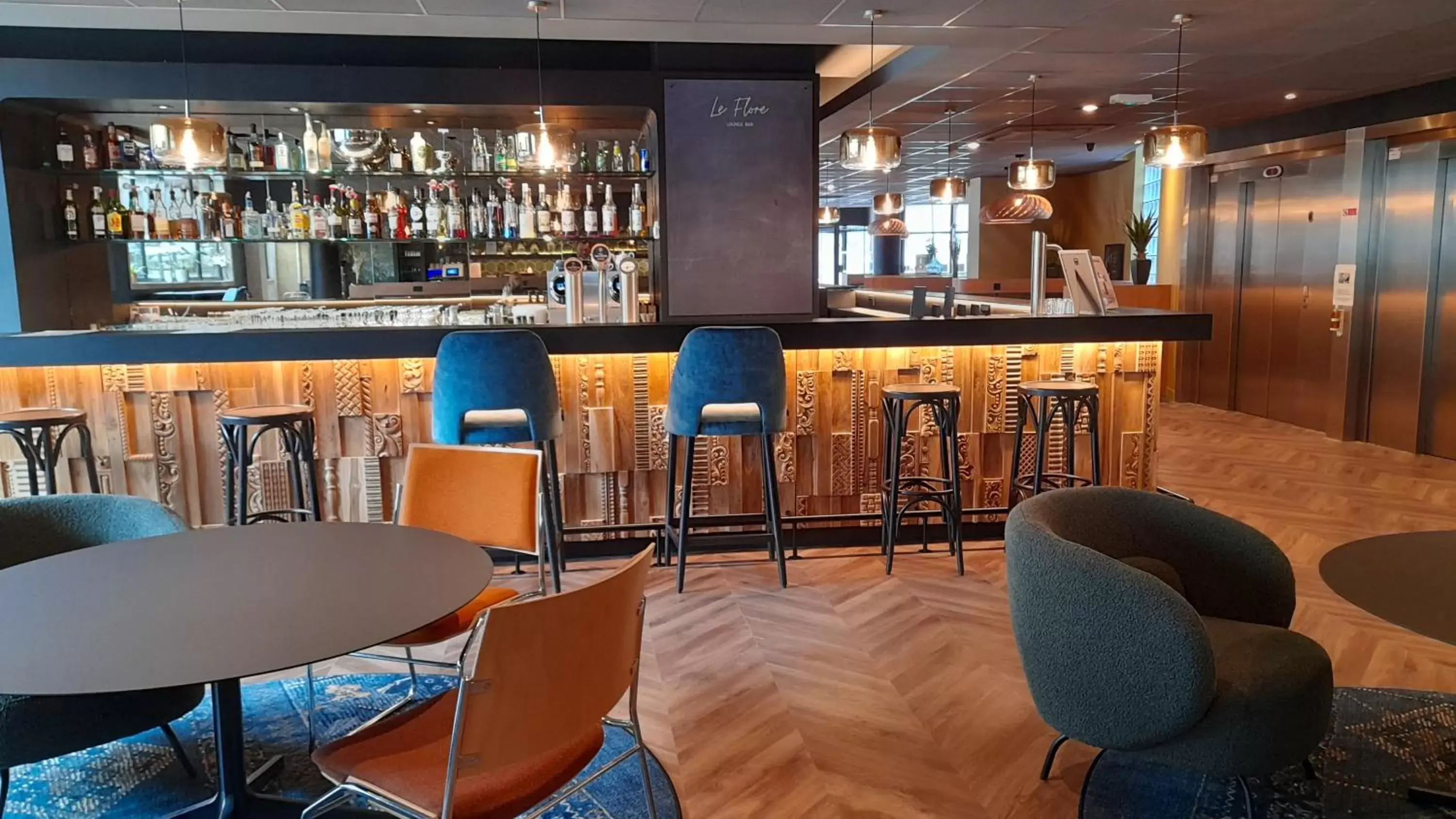 Restaurant/places to eat, Lounge/Bar in Mercure Valenciennes Centre