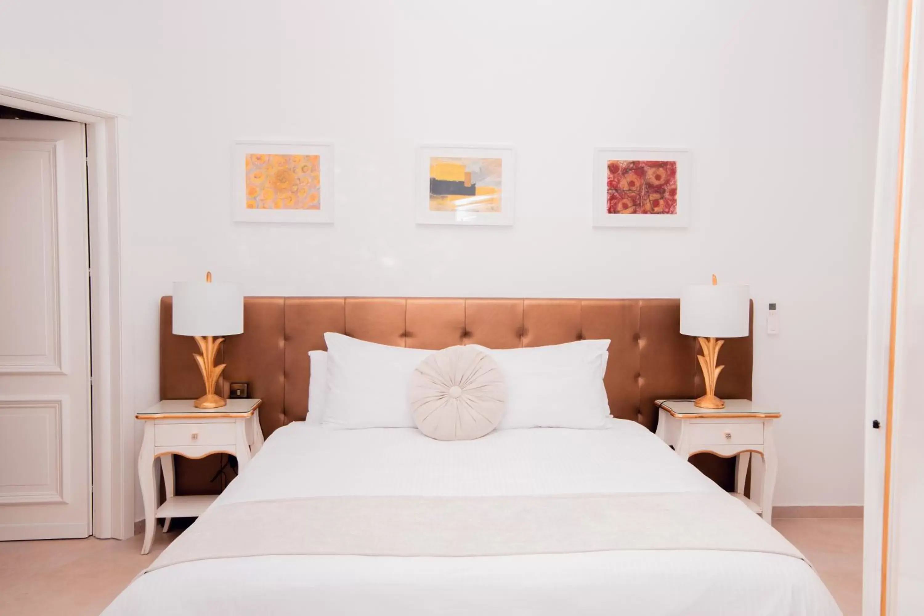 Bed in Giorgio Boutique Hotel Bed in Giorgio Boutique Hotel