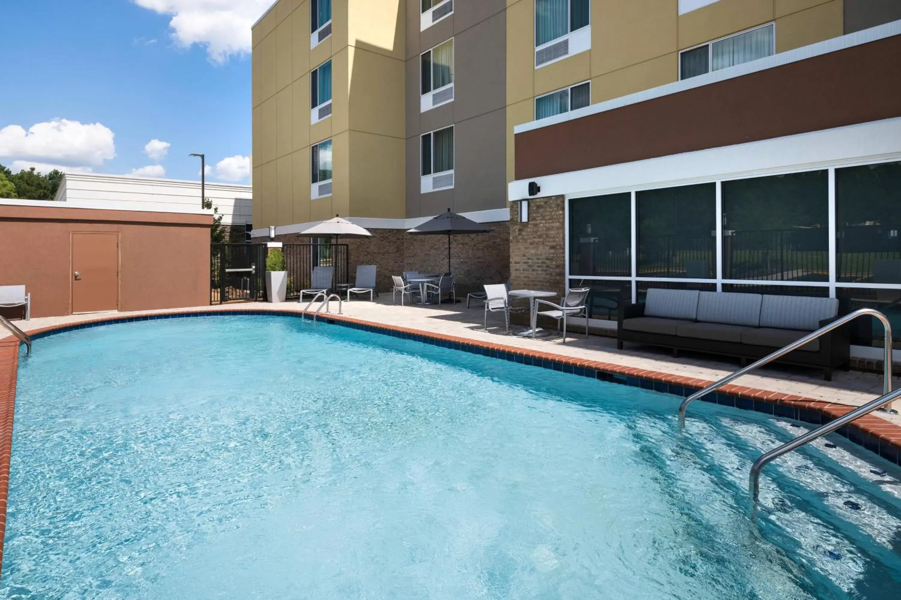 Swimming Pool in TownePlace Suites by Marriott Memphis Olive Branch