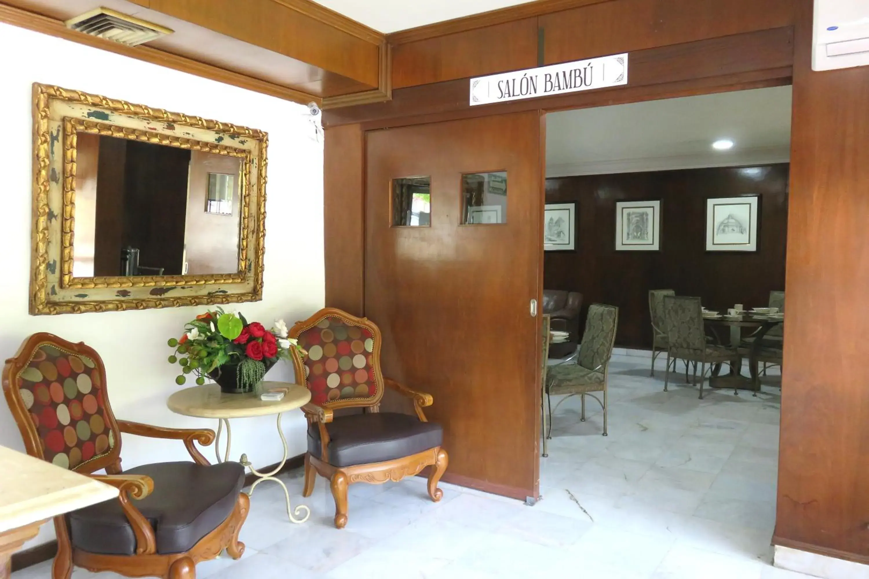 Lobby or reception, Restaurant/Places to Eat in Hotel Huizache