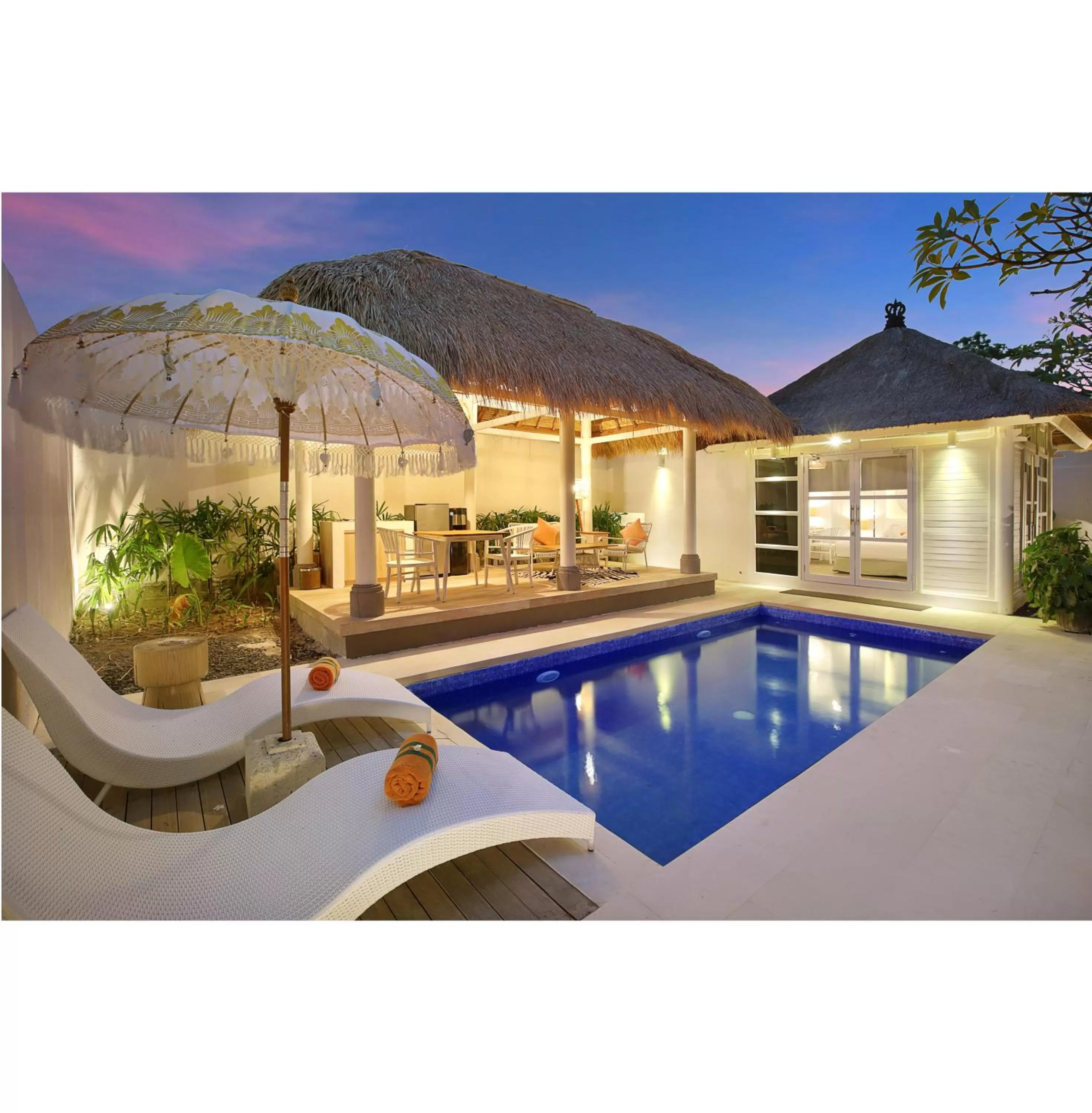 Family in HARRIS Hotel & Residences Sunset Road