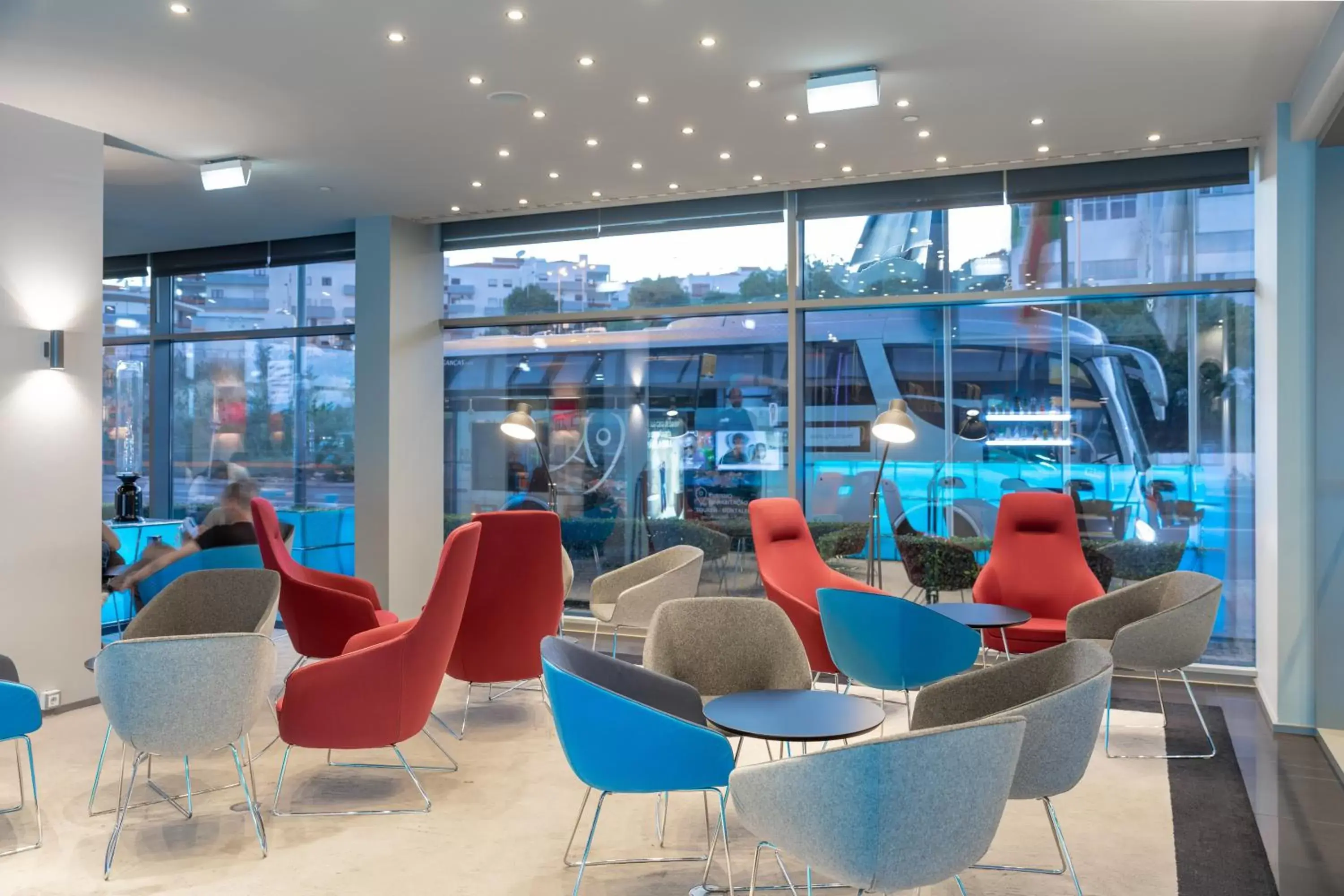 Property building in Holiday Inn Express Lisbon Alfragide by IHG Property building in Holiday Inn Express Lisbon Alfragide by IHG