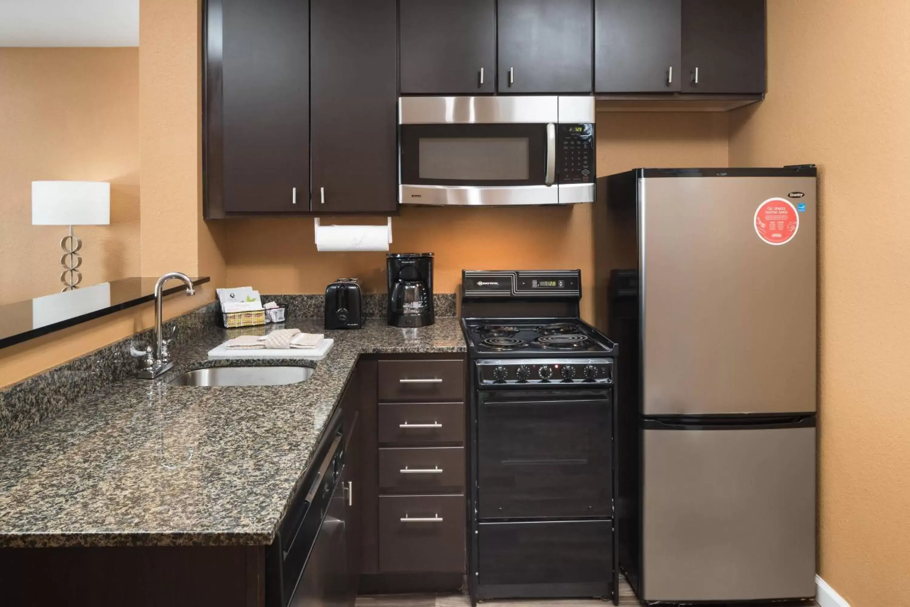Bedroom, Kitchen/Kitchenette in TownePlace Suites by Marriott Panama City