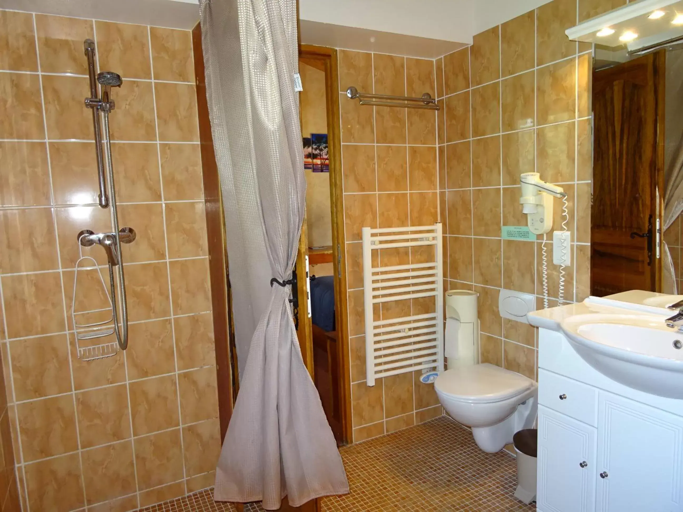 Bathroom in Les Chambres d'Hotes au Bois Fleuri