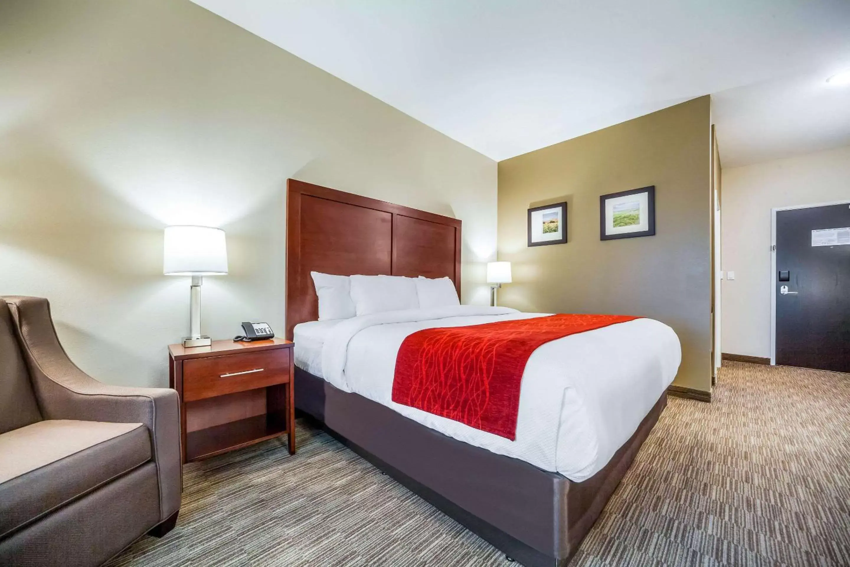 Photo of the whole room, Bed in Comfort Inn & Suites North Platte I-80