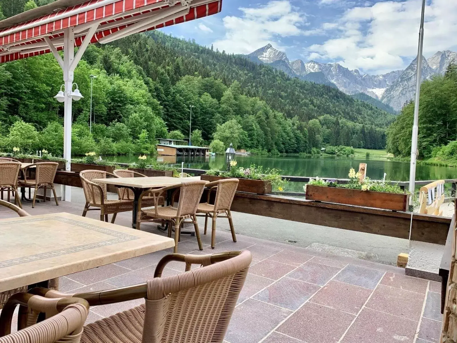 Restaurant/places to eat in Seehaus Riessersee