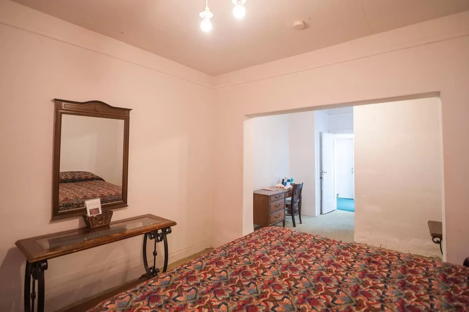 Bed in Amargosa Opera House & Hotel