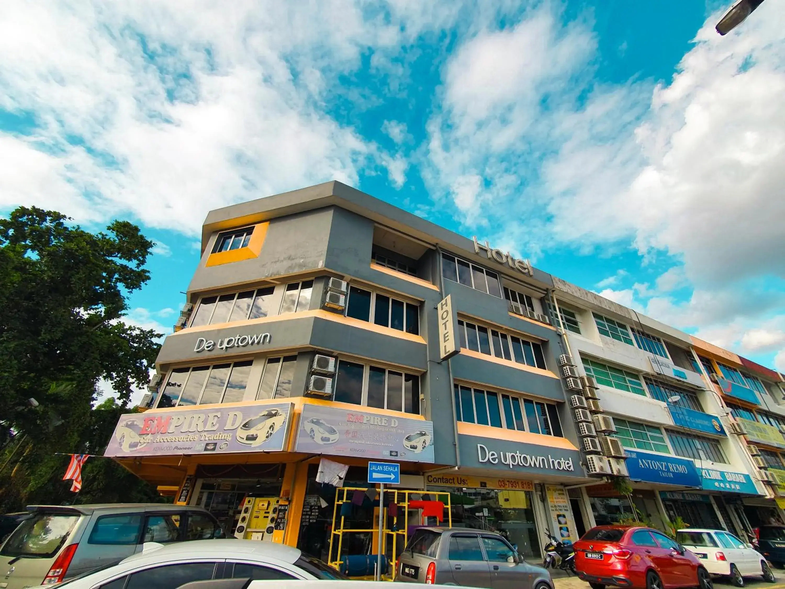 Property Building in De UPTOWN Hotel @ P.J. 222