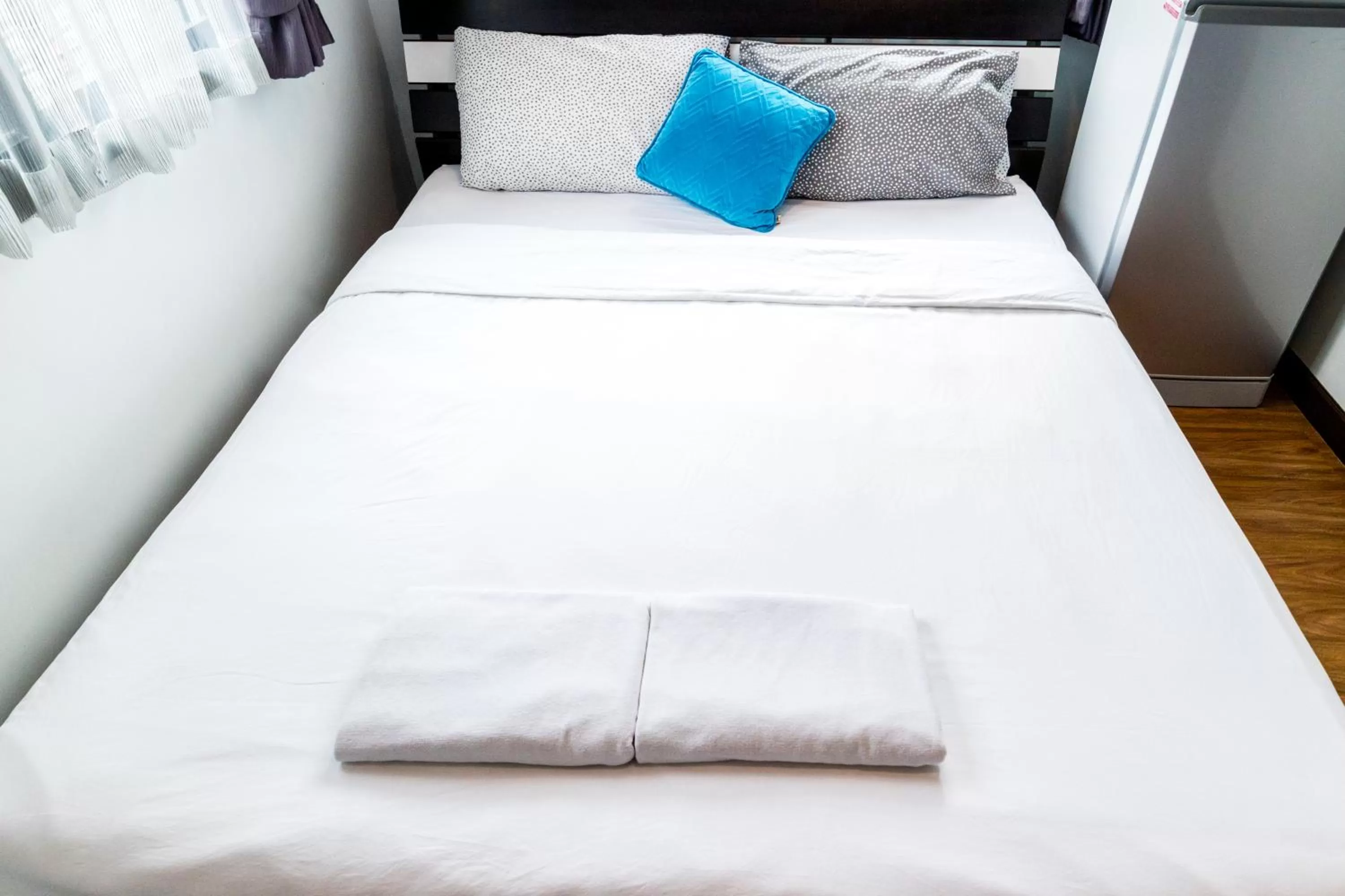 Bed in The Cube Sathorn Boutique Hotel เดอะ คิวบ์ สาทร บูติค โฮเทล Near BTS Surasak