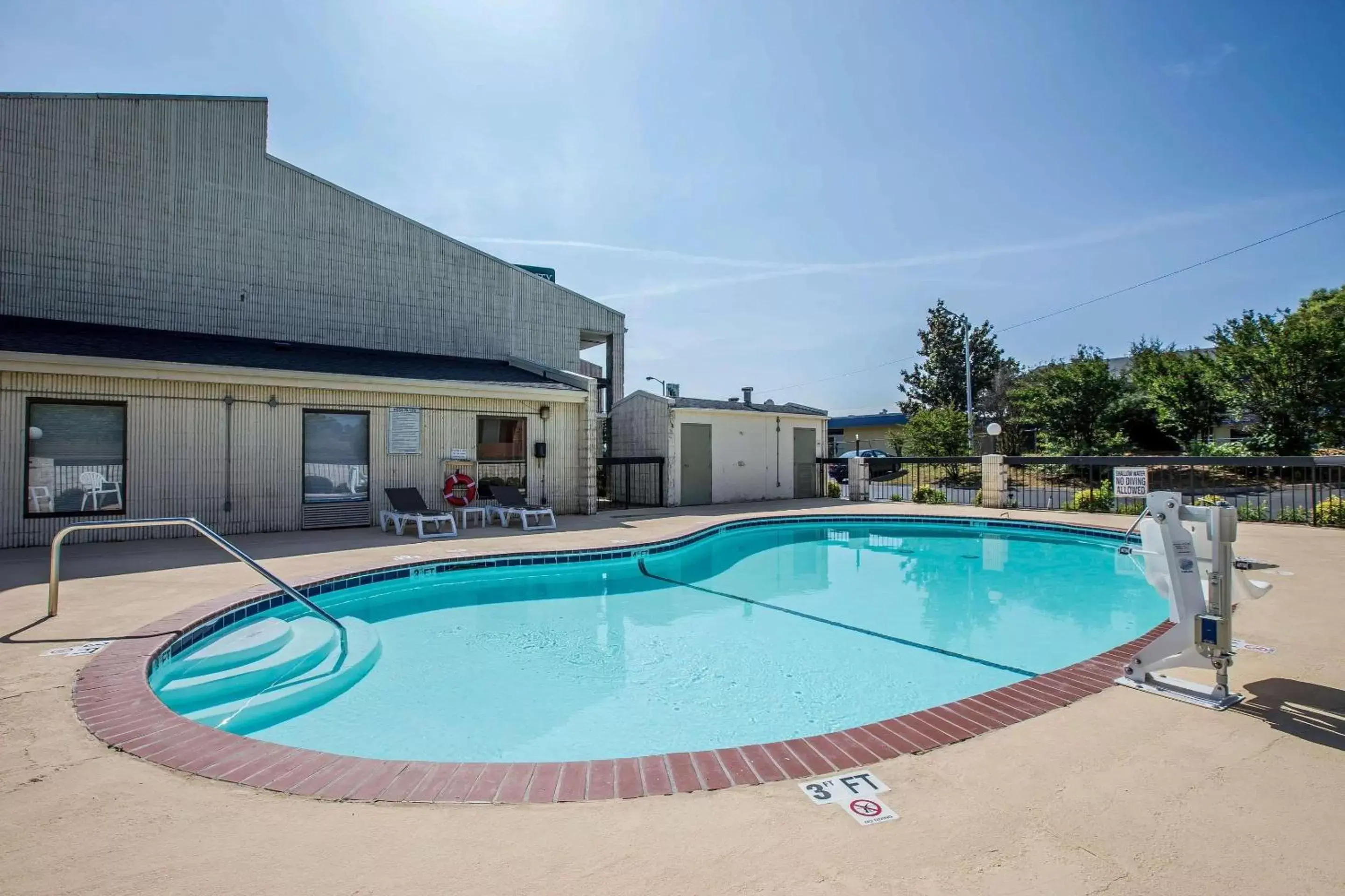 On site, Swimming Pool in Quality Inn Gaffney I-85