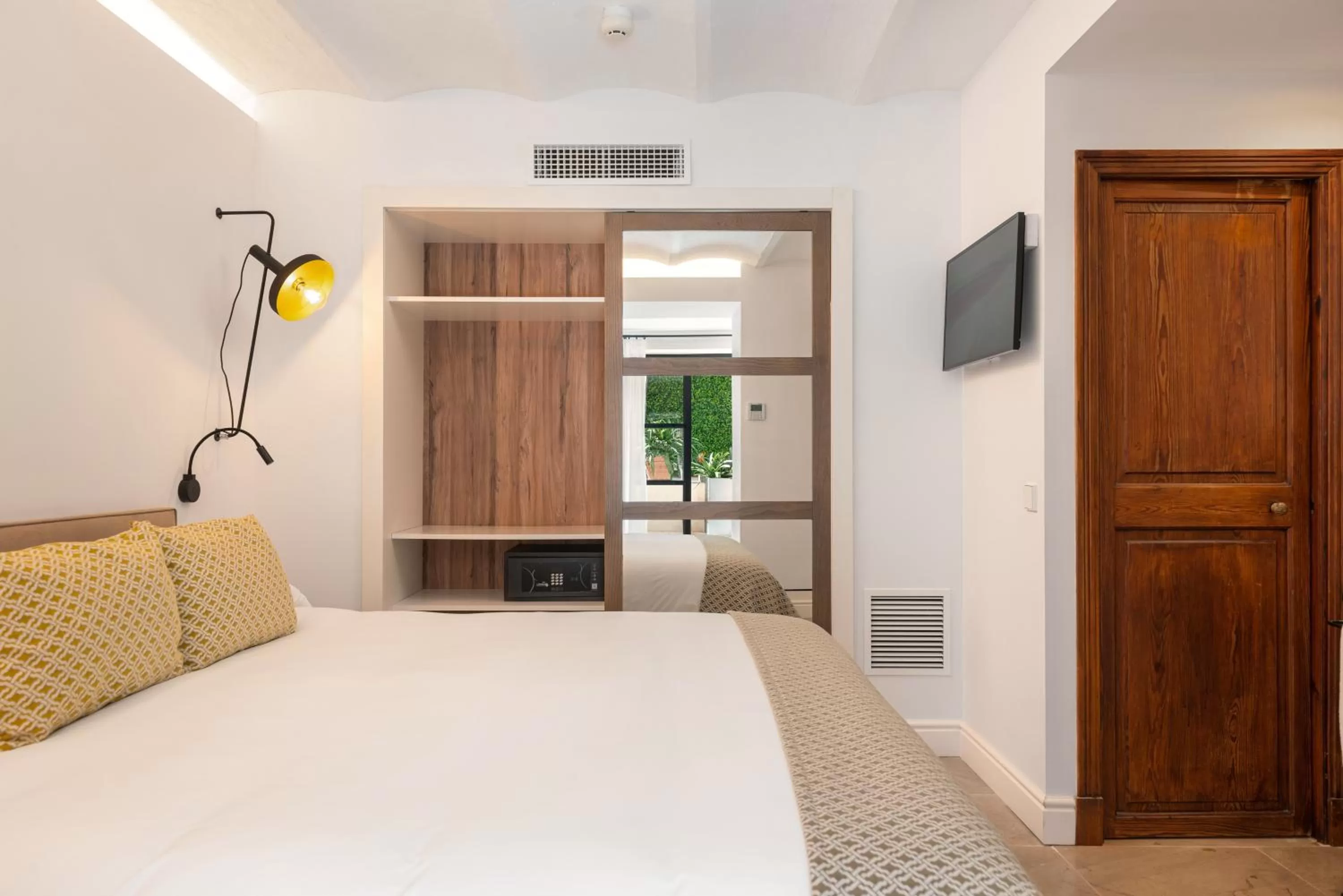 Property building, Bed in Hotel Can Quetglas