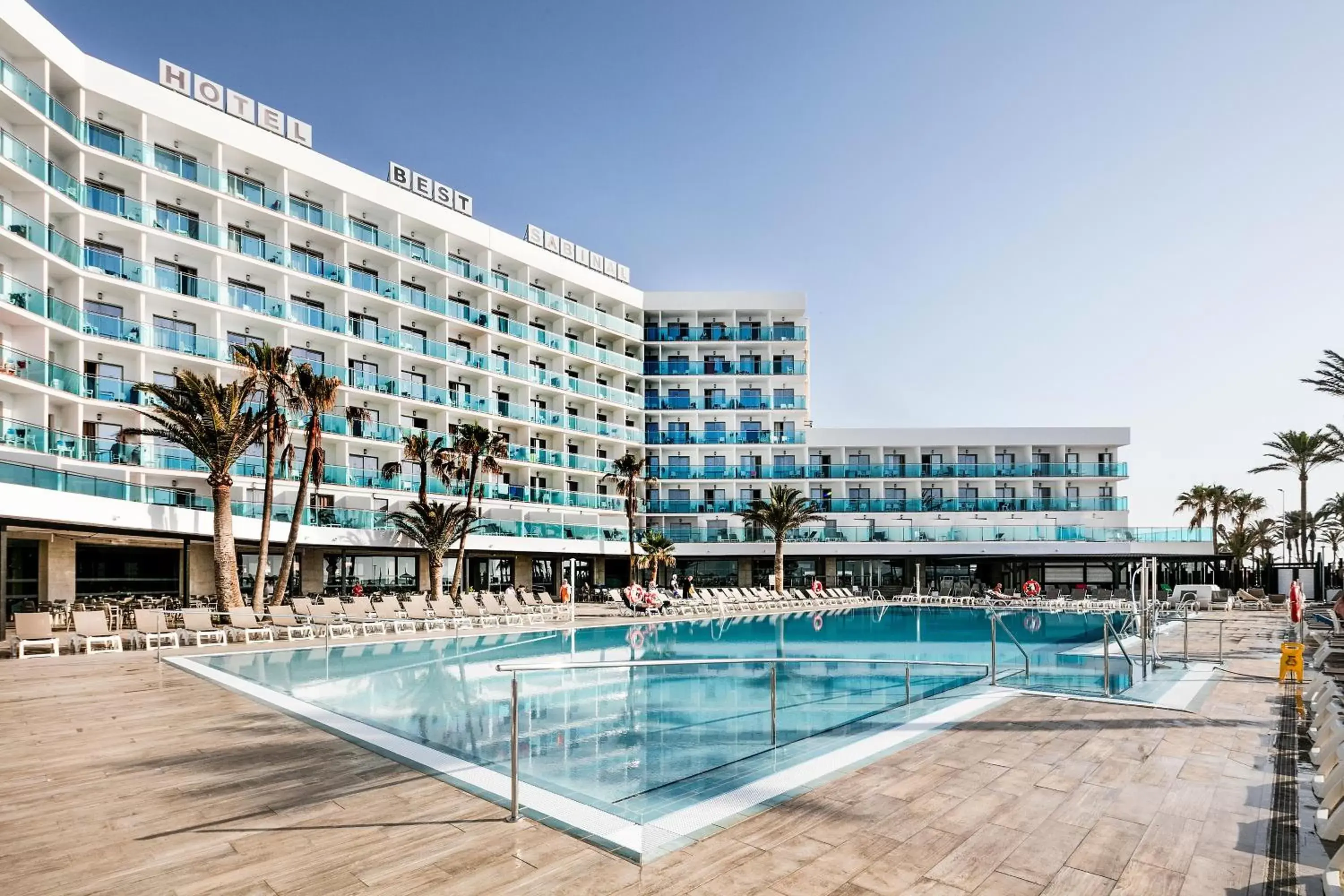 Swimming Pool in Hotel Best Sabinal