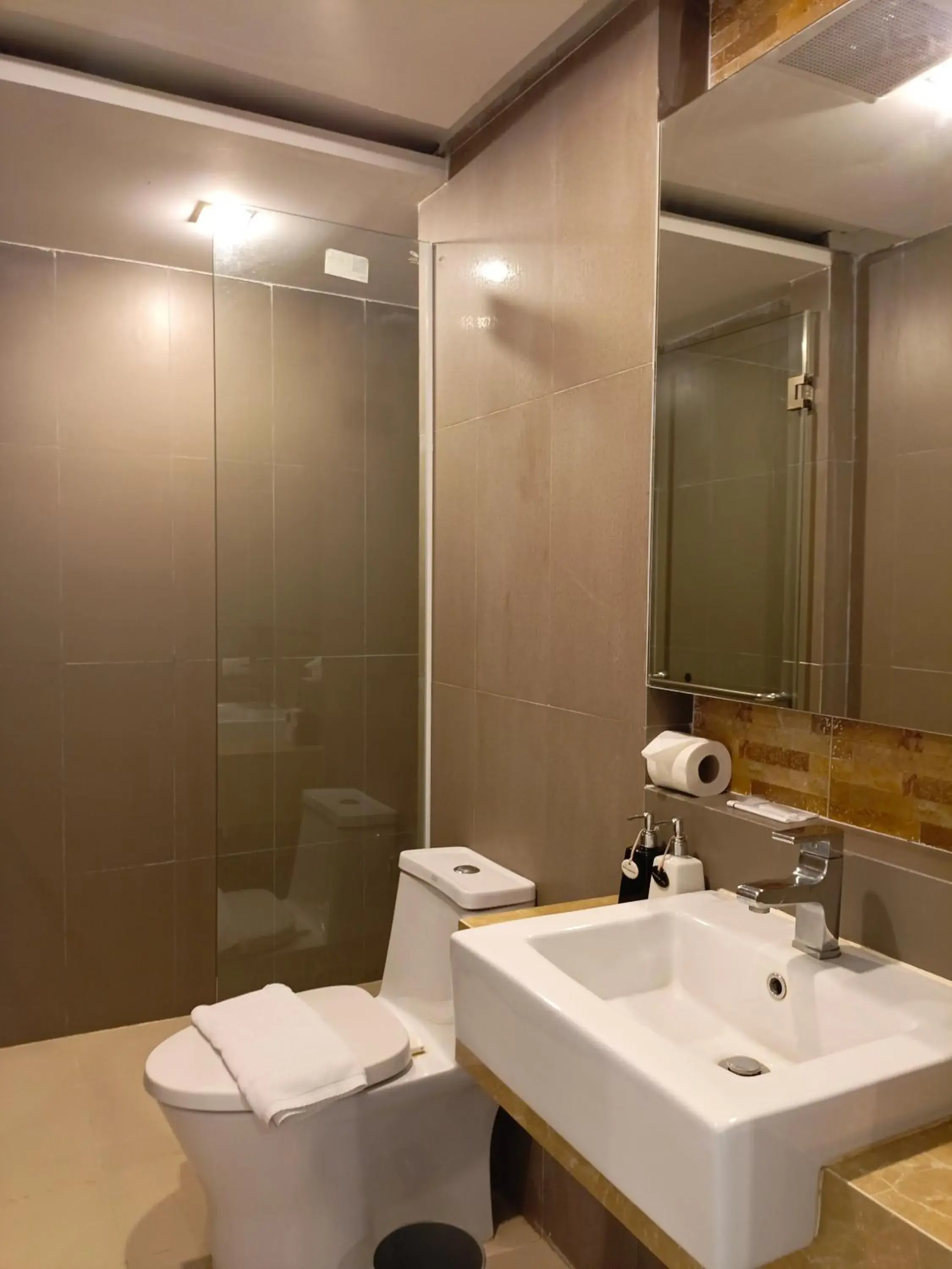 Bathroom in Wisdom Hotel