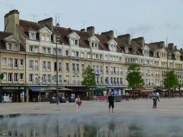 Property Building in Hôtel Victor