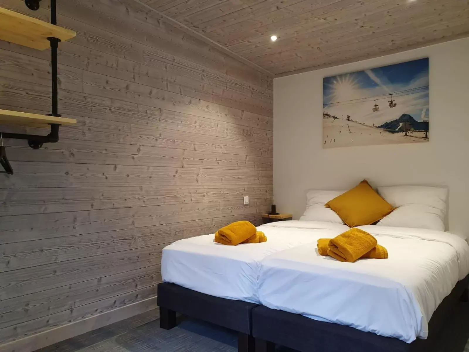 Bedroom, Bed in Lodge Les Merisiers