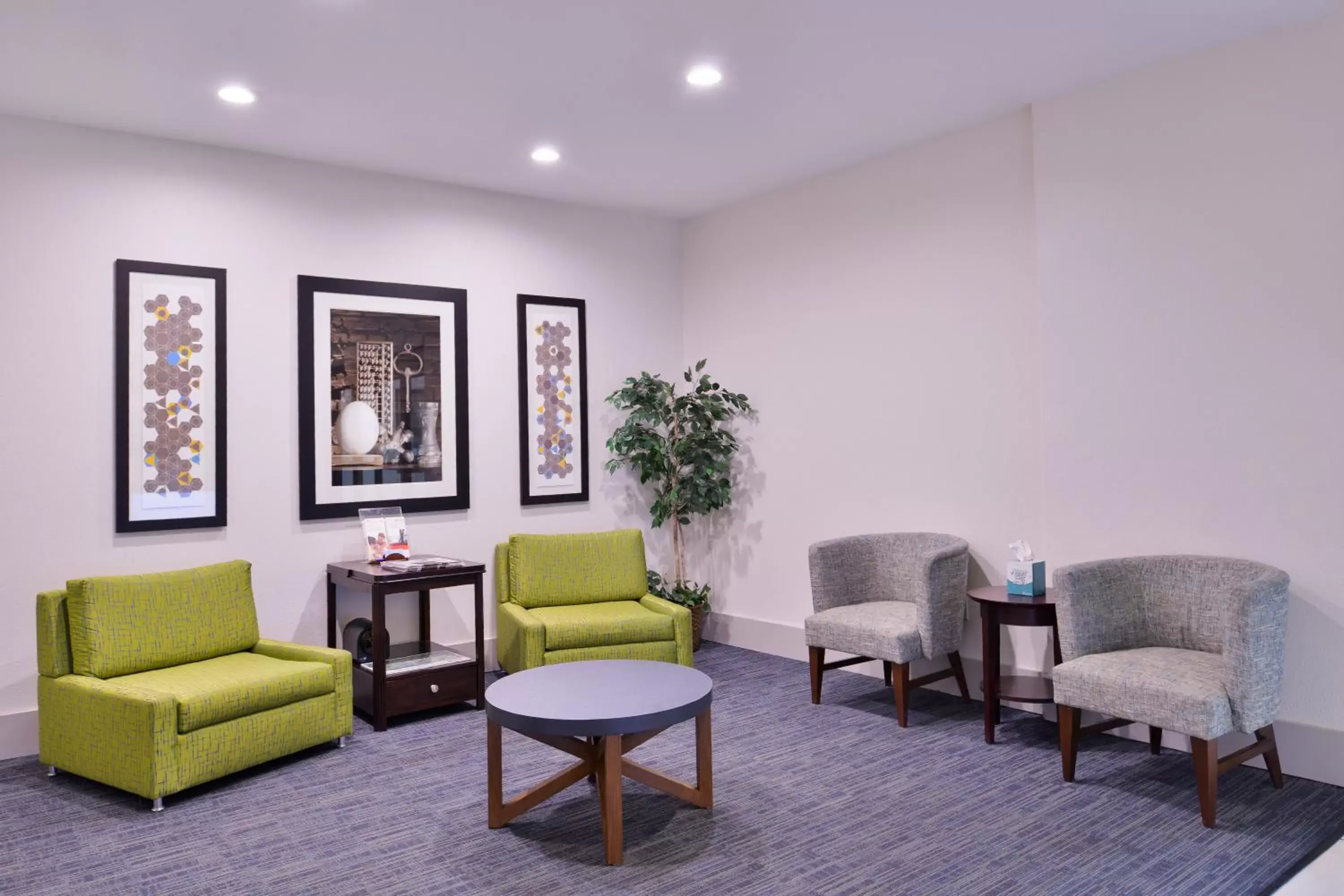 Lobby or reception, Seating Area in Holiday Inn Express Hotel & Suites San Antonio NW-Medical Area, an IHG Hotel