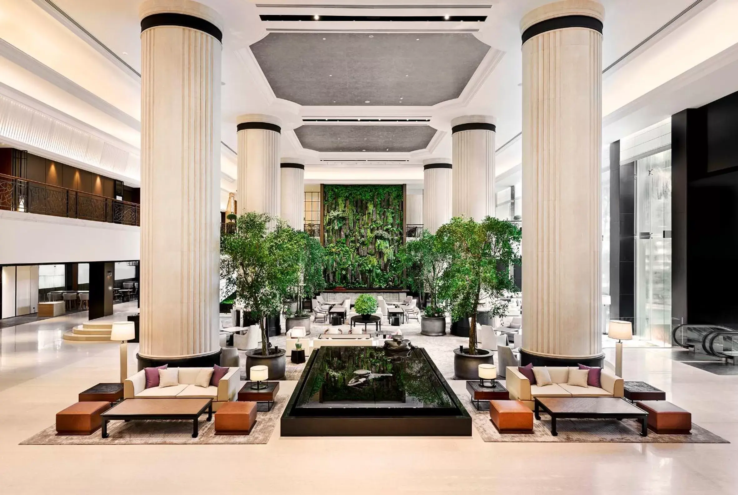 Lobby or reception in Shangri-La Singapore