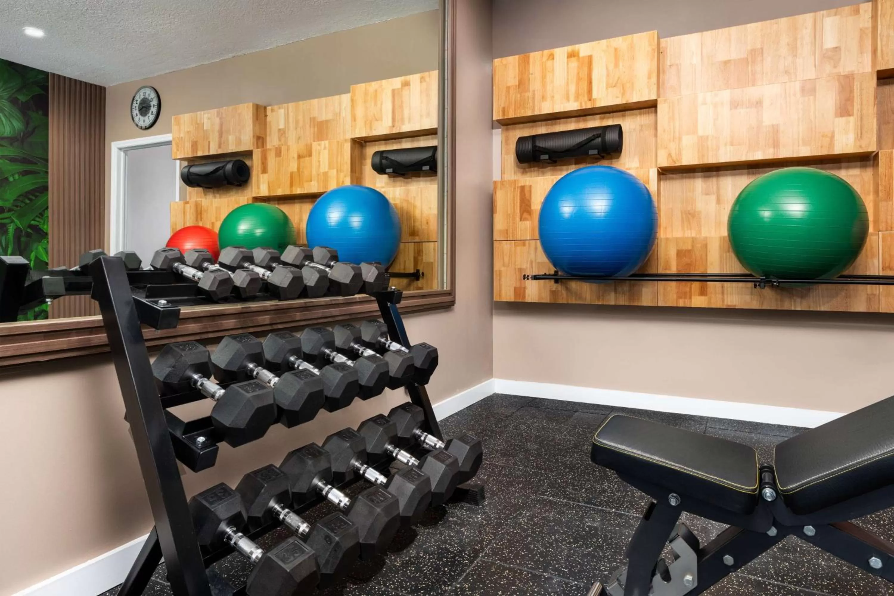 Fitness centre/facilities in Dolce by Wyndham Hollywood