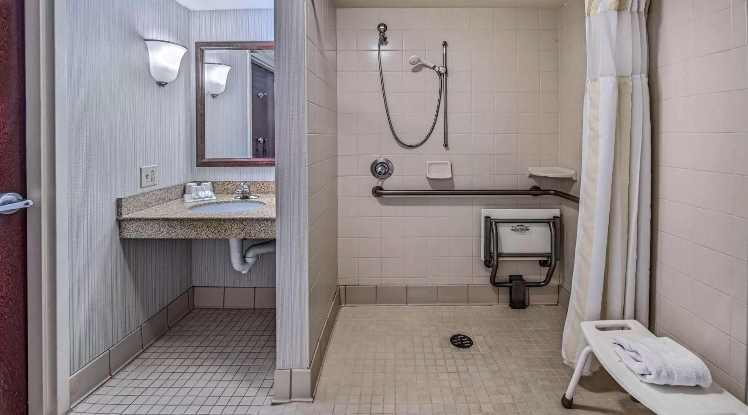 Bathroom in Hilton Garden Inn Huntsville/Space Center