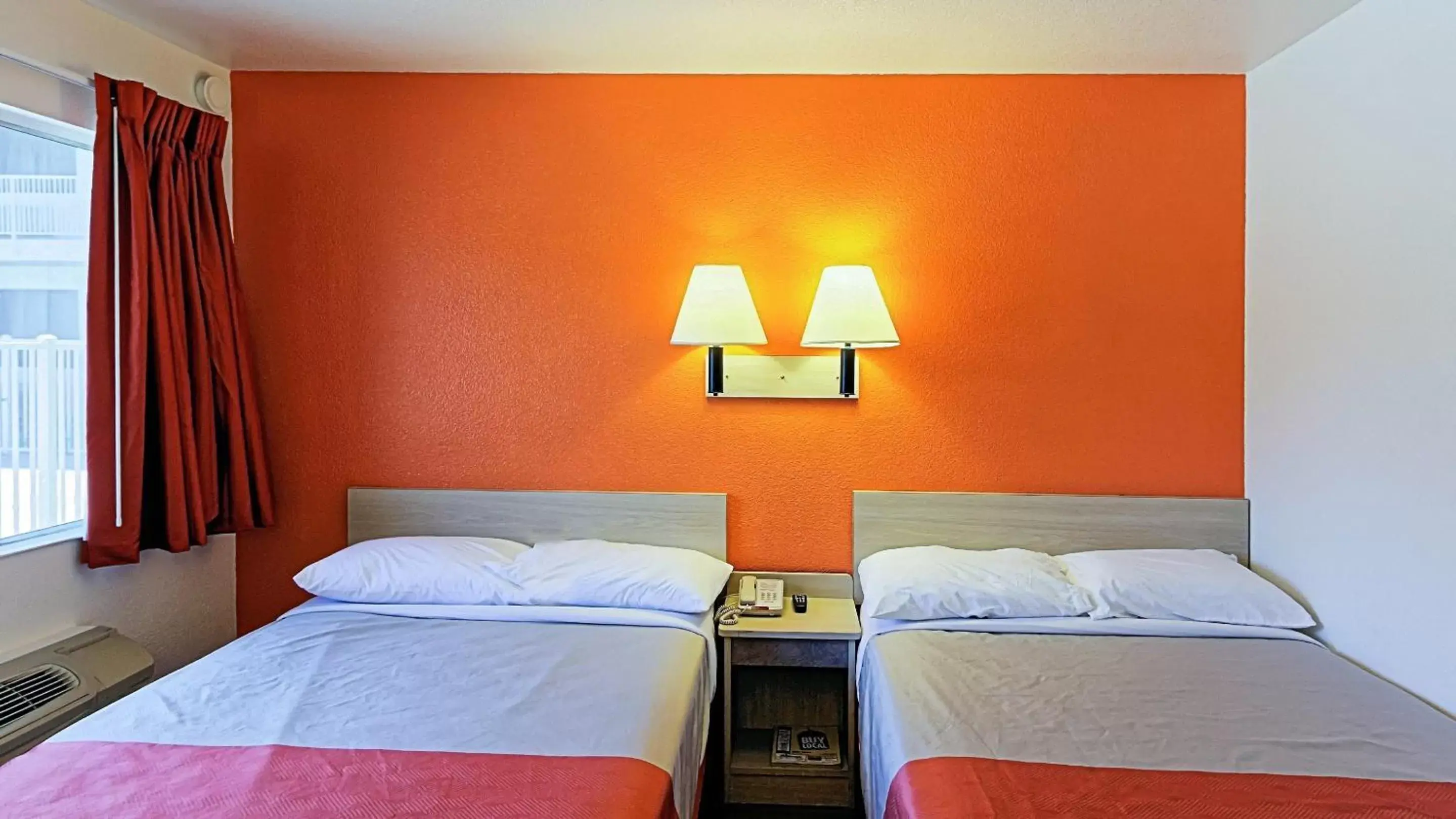 TV and multimedia, Bed in Motel 6-Chico, CA