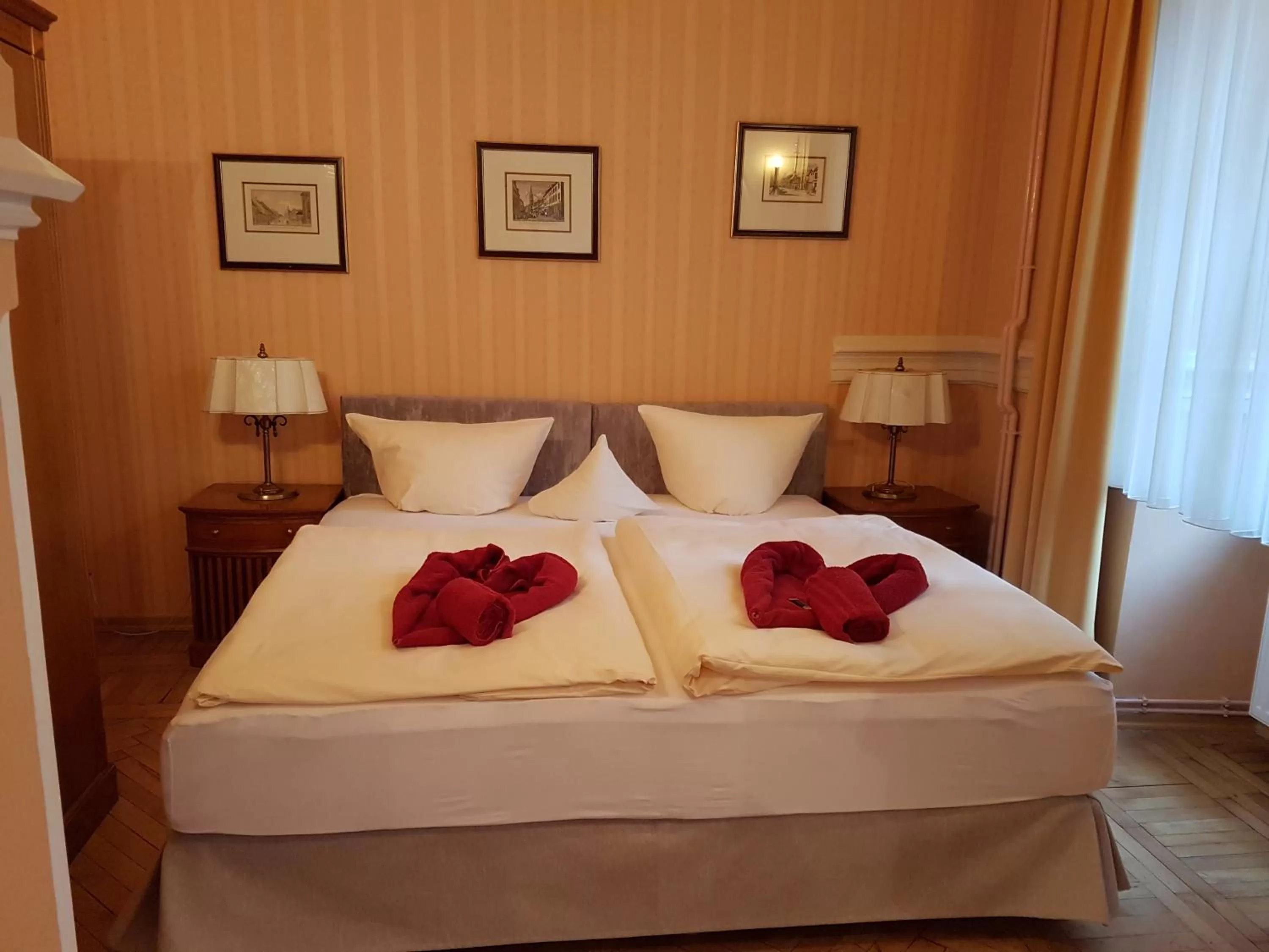 Photo of the whole room, Bed in Stadtschloß Hecklingen