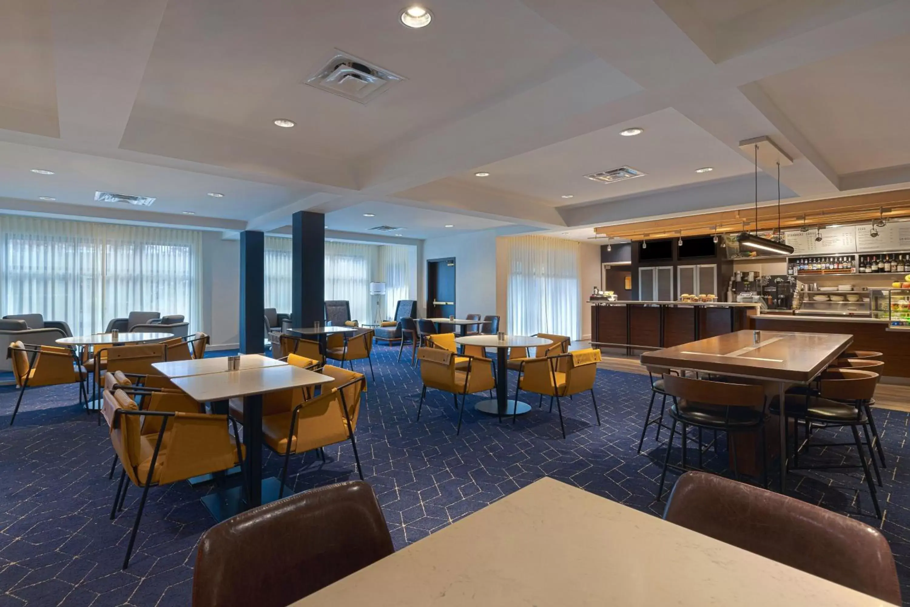 Lobby or reception, Restaurant/Places to Eat in Courtyard by Marriott Portland Southeast/Clackamas