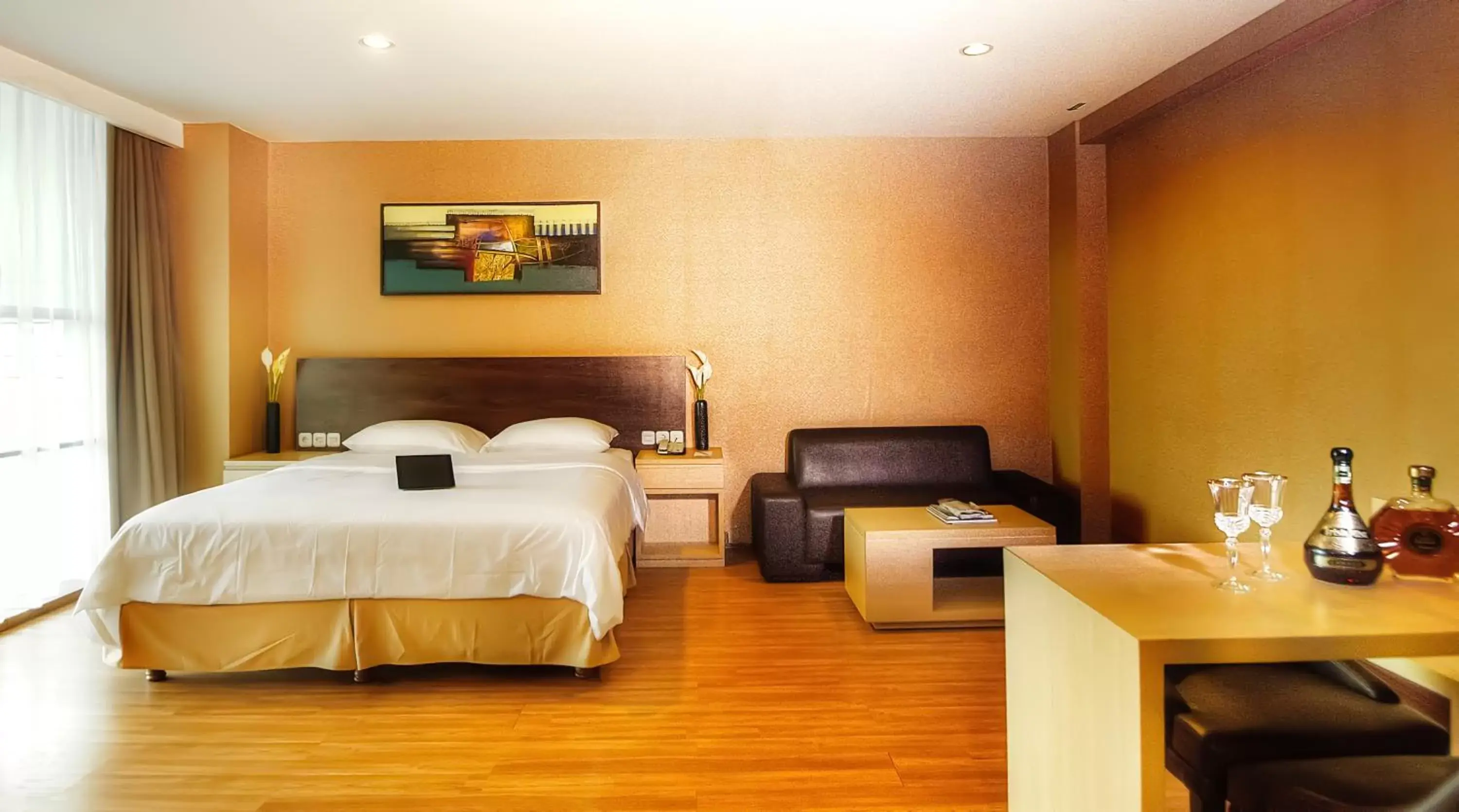 Bedroom, Bed in Avissa Suites