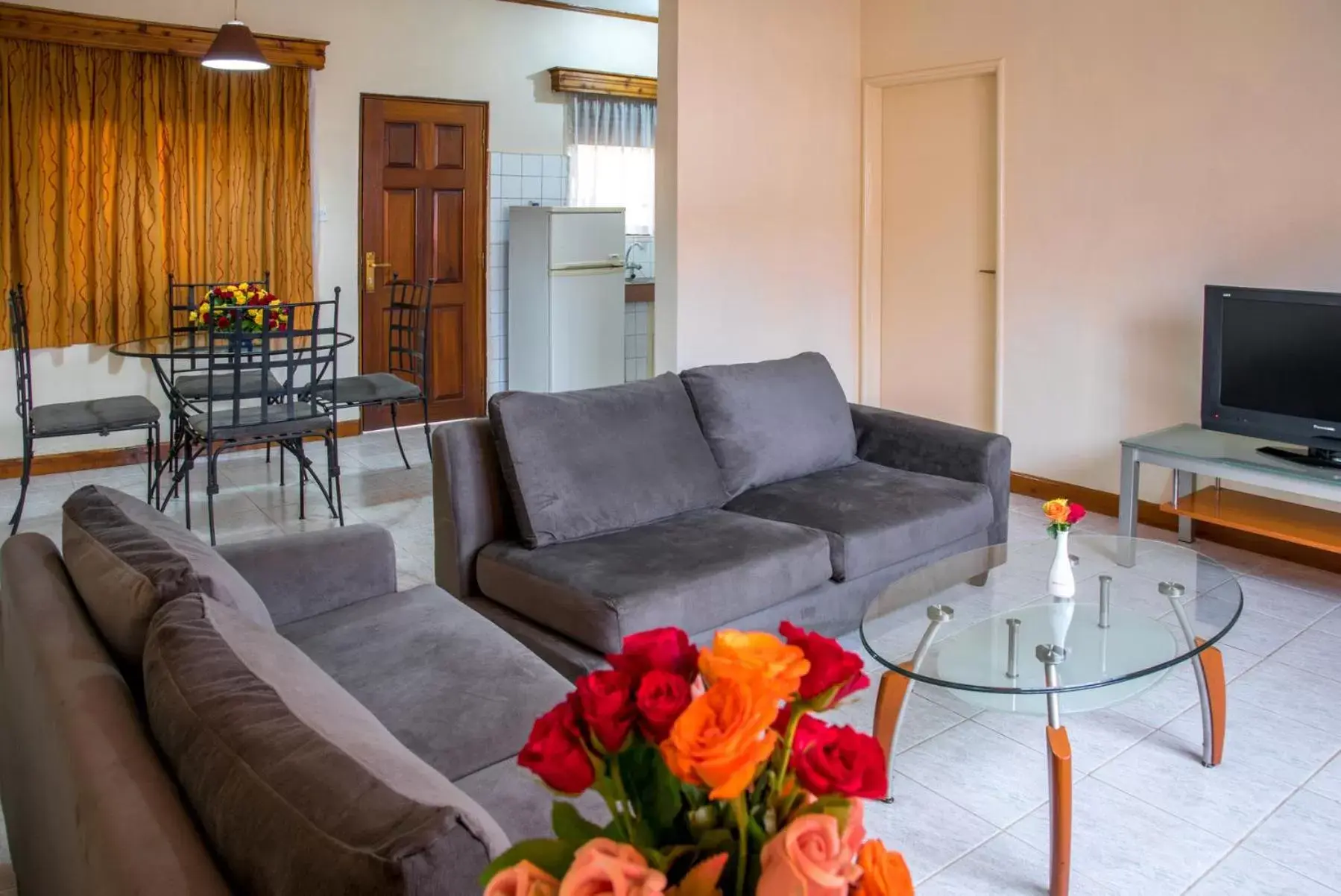 Living room, Seating Area in Speke Hotel