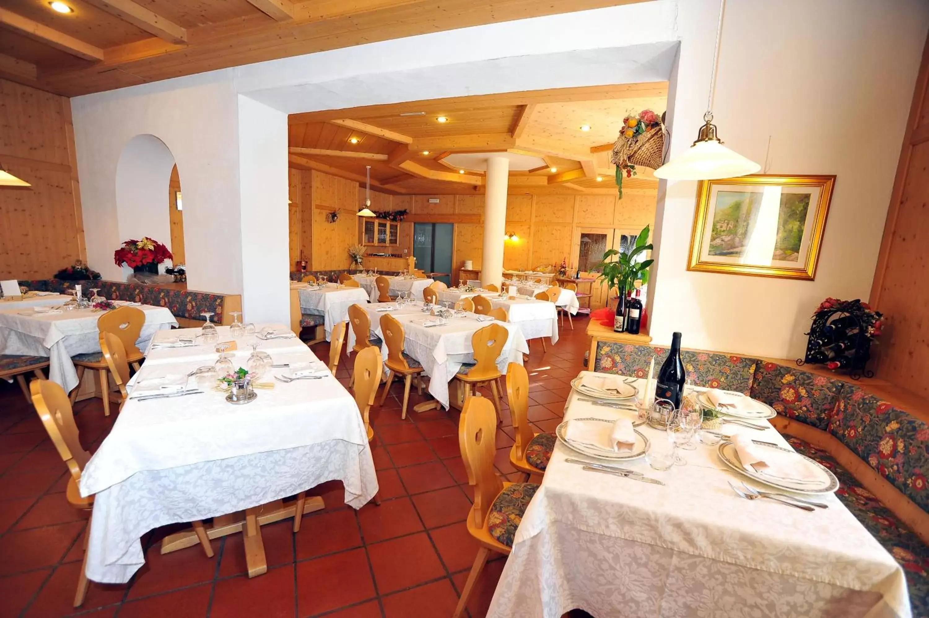 Restaurant/Places to Eat in Hotel Capitani